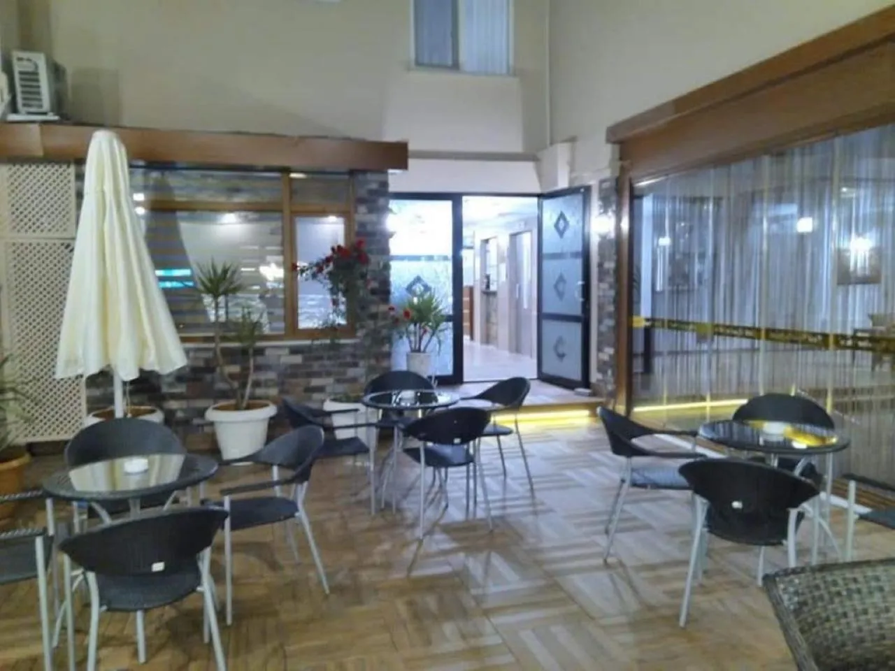 Seating area in Fatih Resadiye Hotel