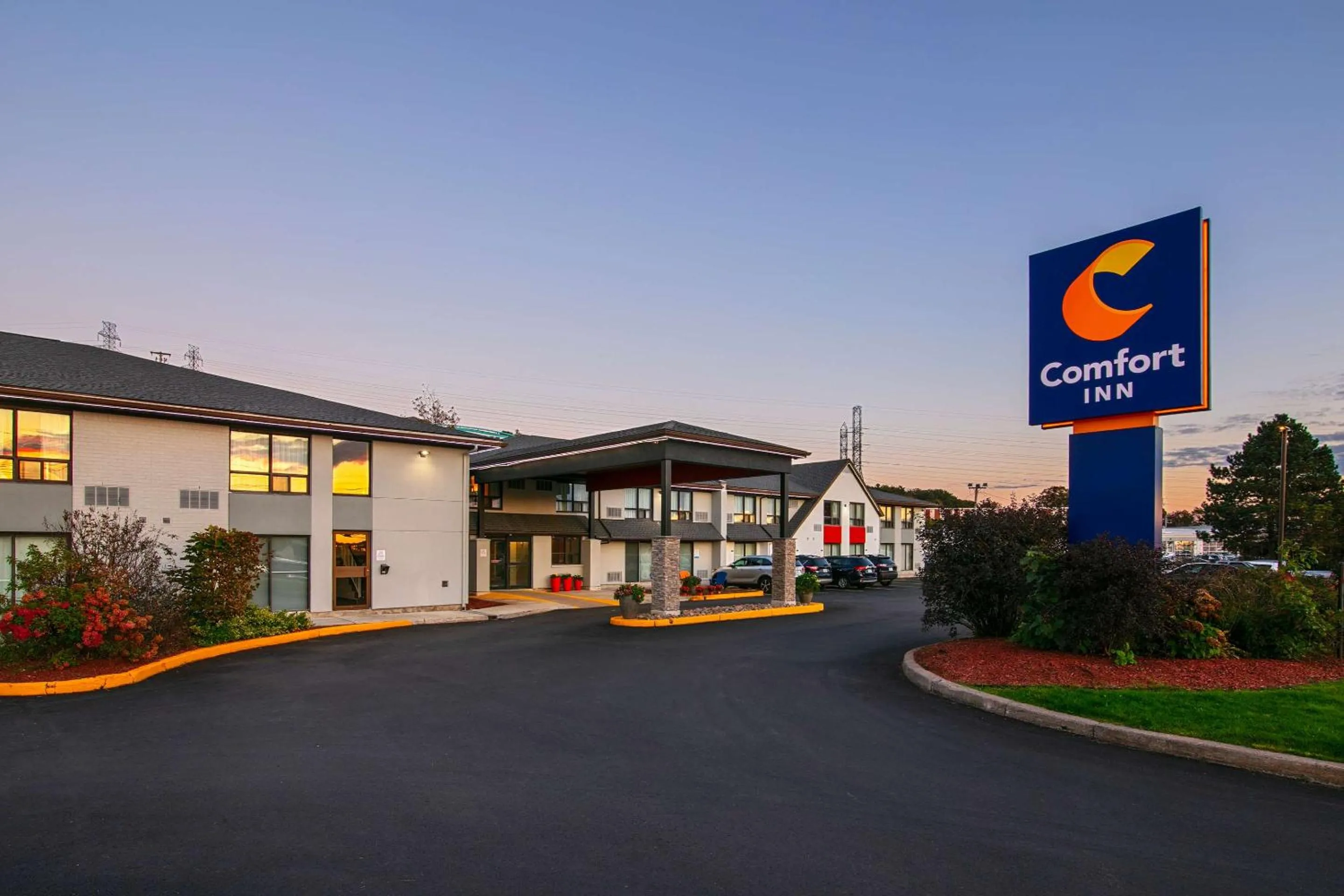 Property building in Comfort Inn Dartmouth