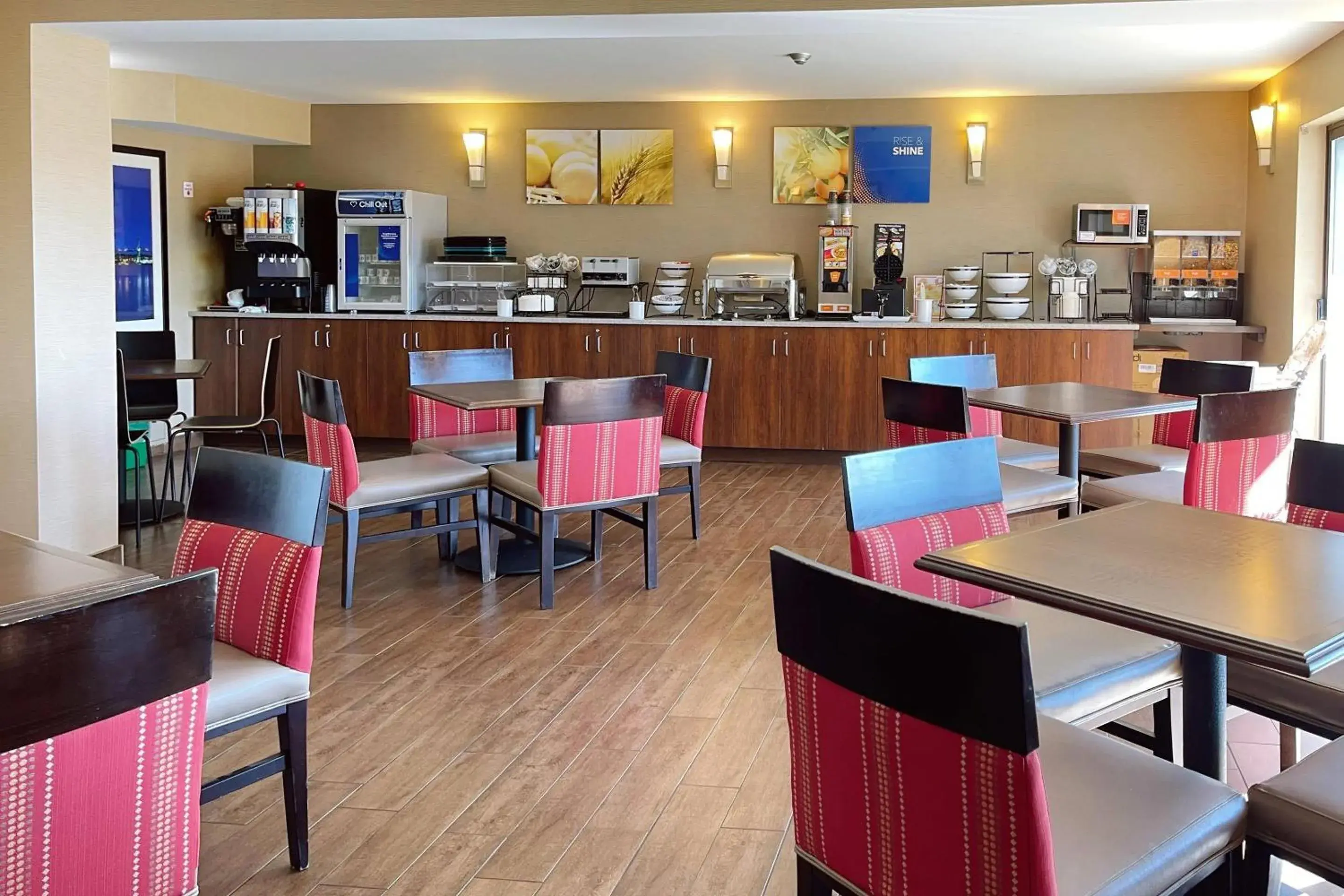 Breakfast in Comfort Inn Dartmouth Breakfast in Comfort Inn Dartmouth