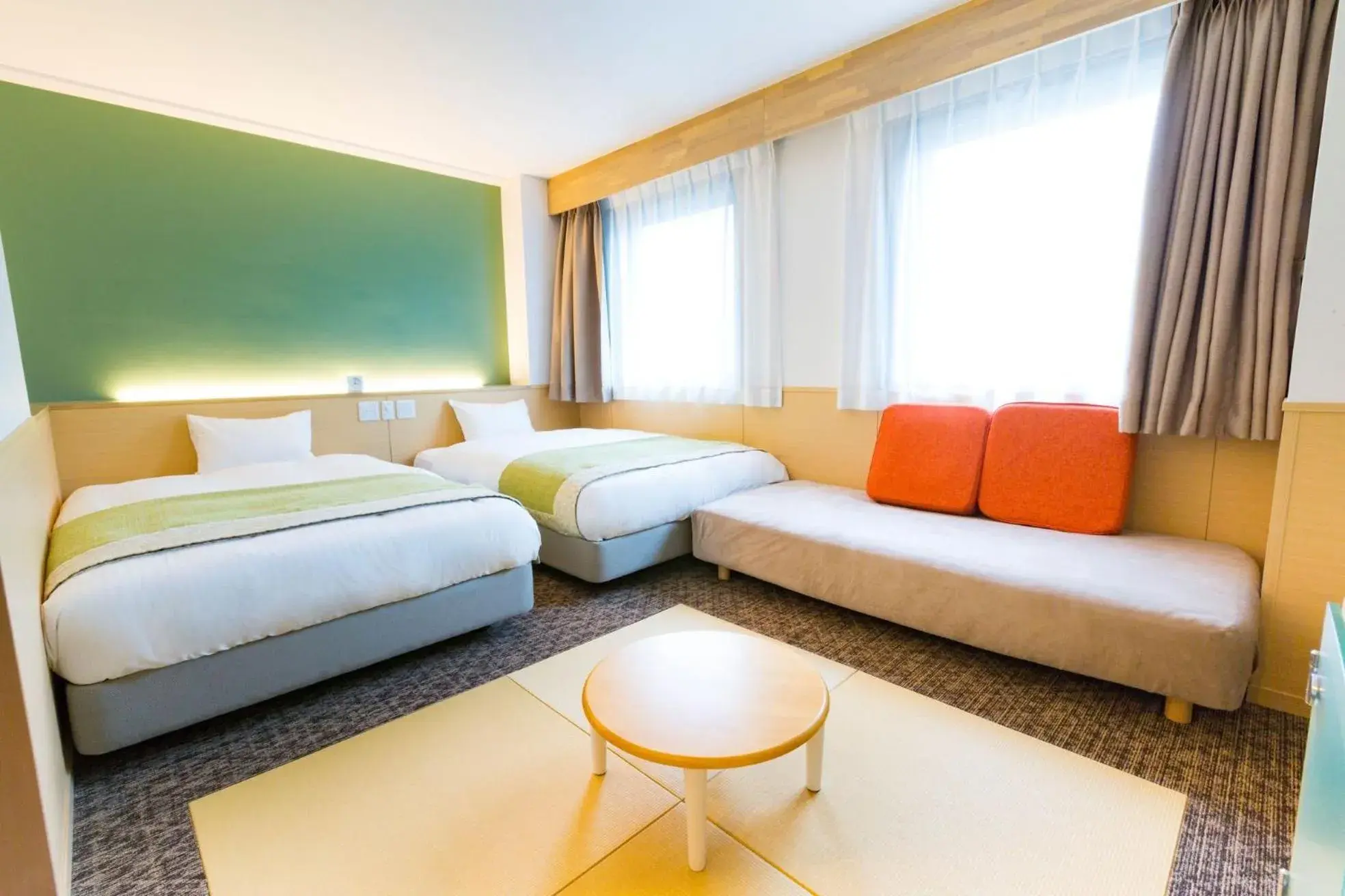 Photo of the whole room, Bed in Shin-Osaka Station Hotel Photo of the whole room, Bed in Shin-Osaka Station Hotel