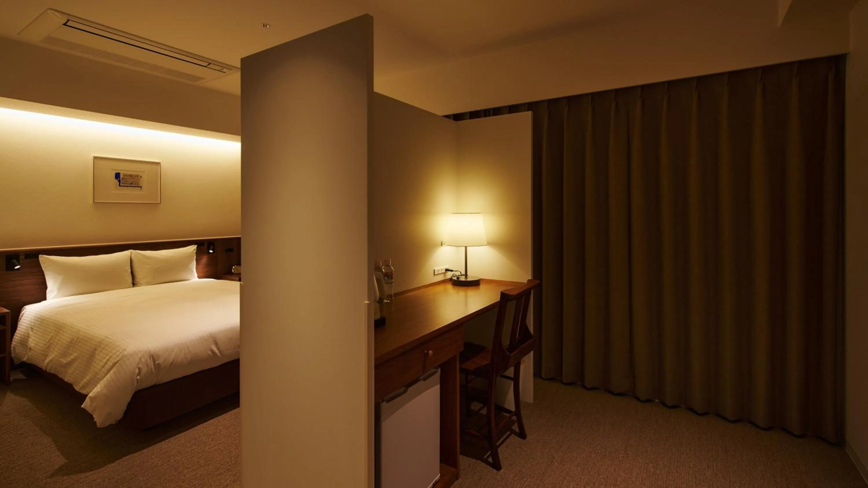 Photo of the whole room, Bed in Shin-Osaka Station Hotel