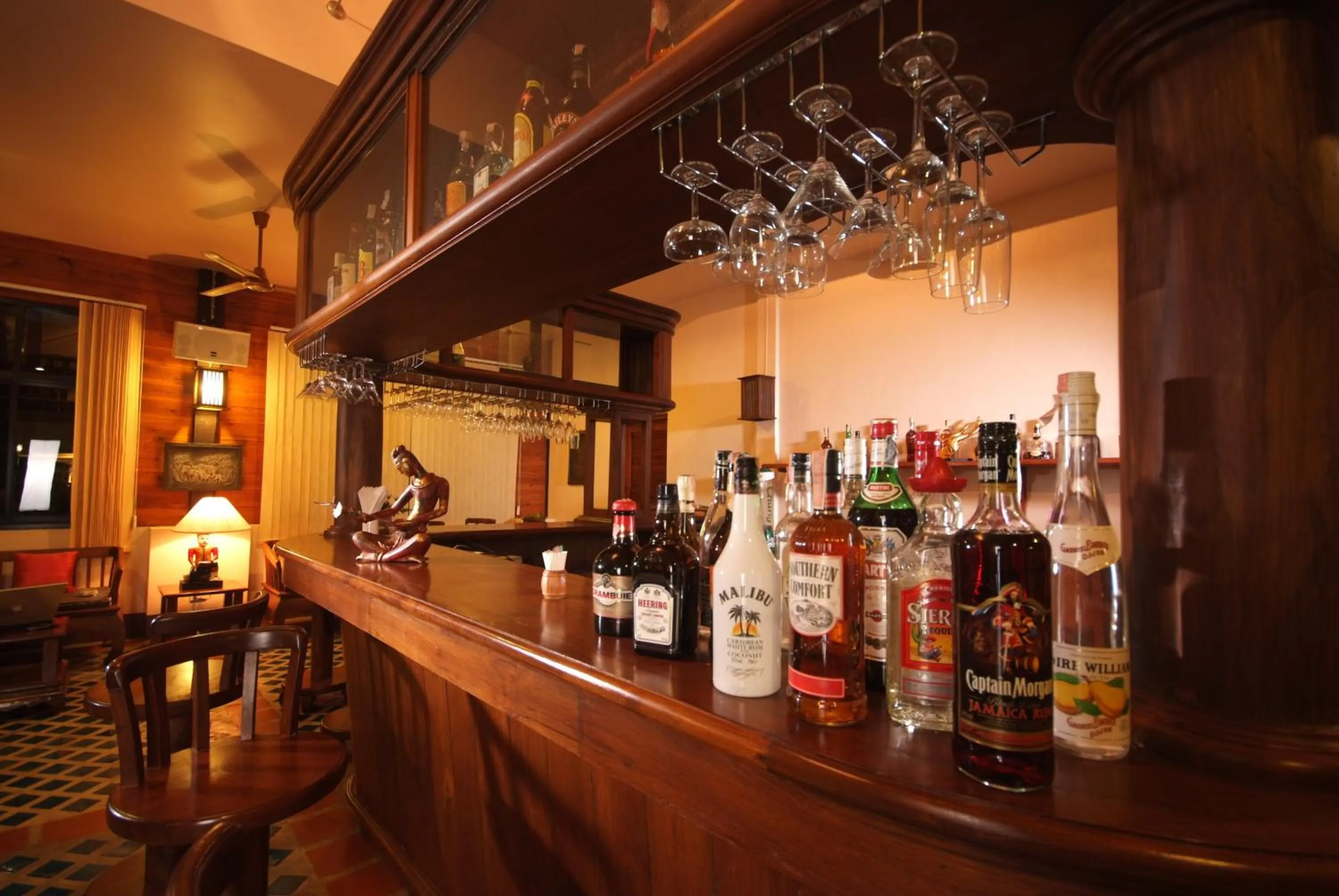 Lounge or bar in Phowadol Resort