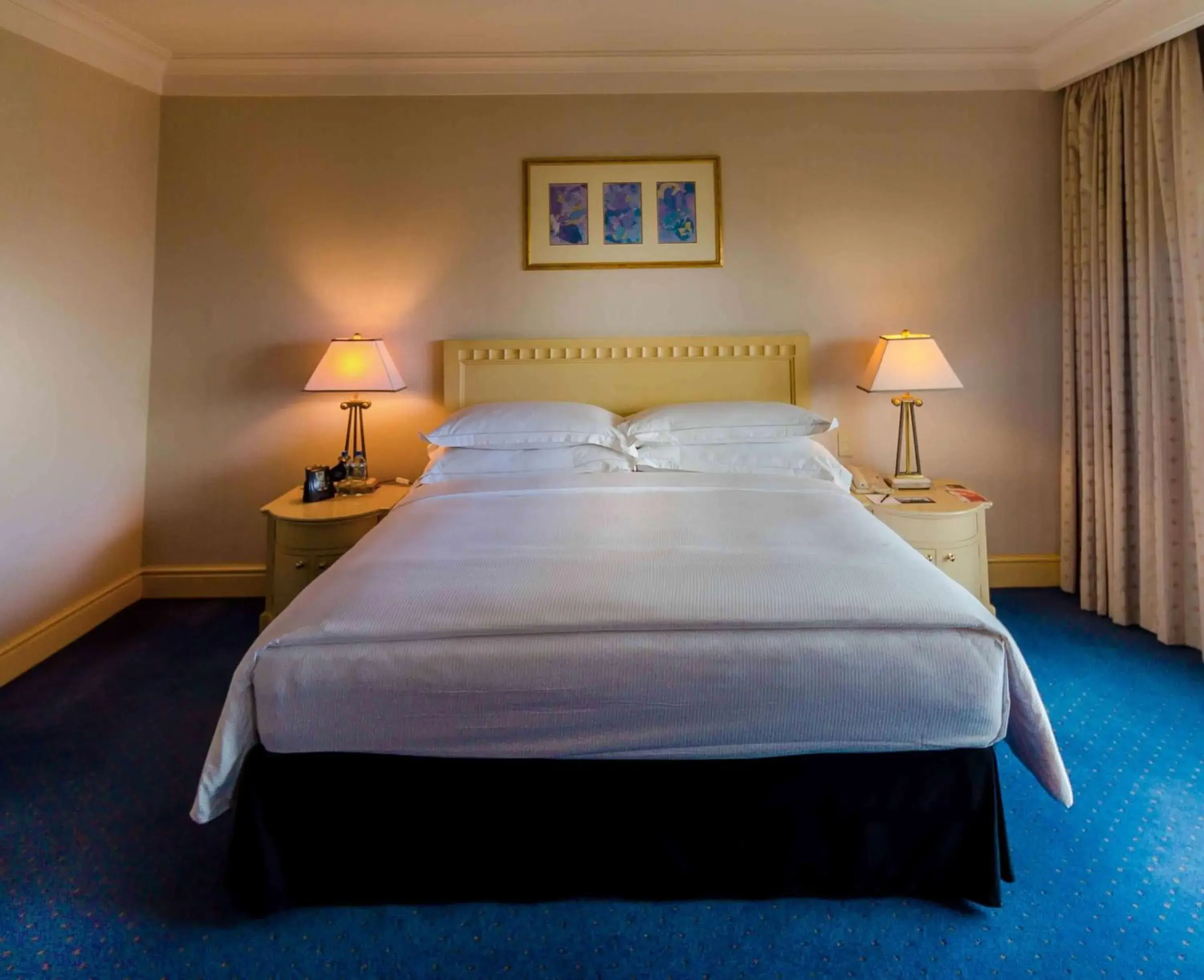 Bed in Hilton Colombo Hotel Bed in Hilton Colombo Hotel