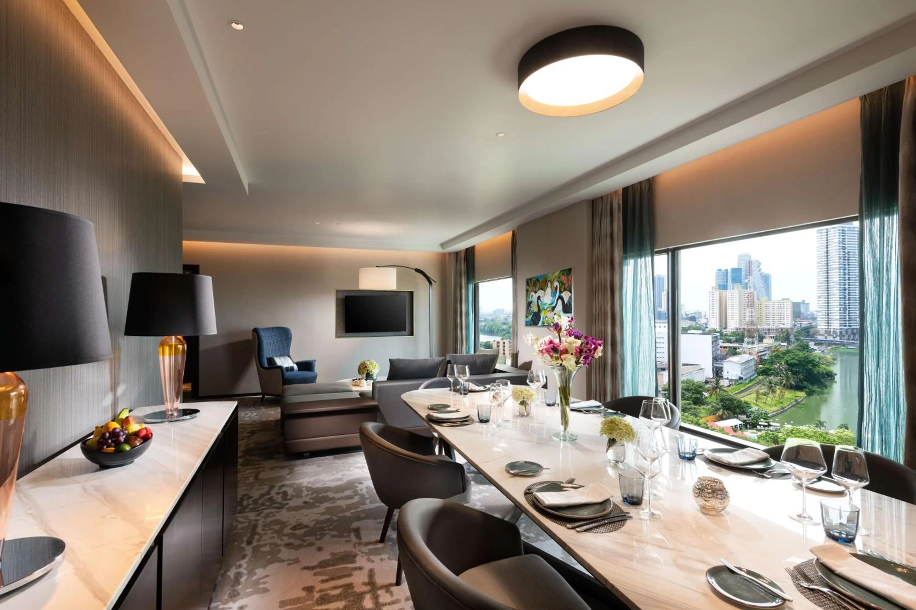 Communal lounge/ TV room in Hilton Colombo Hotel