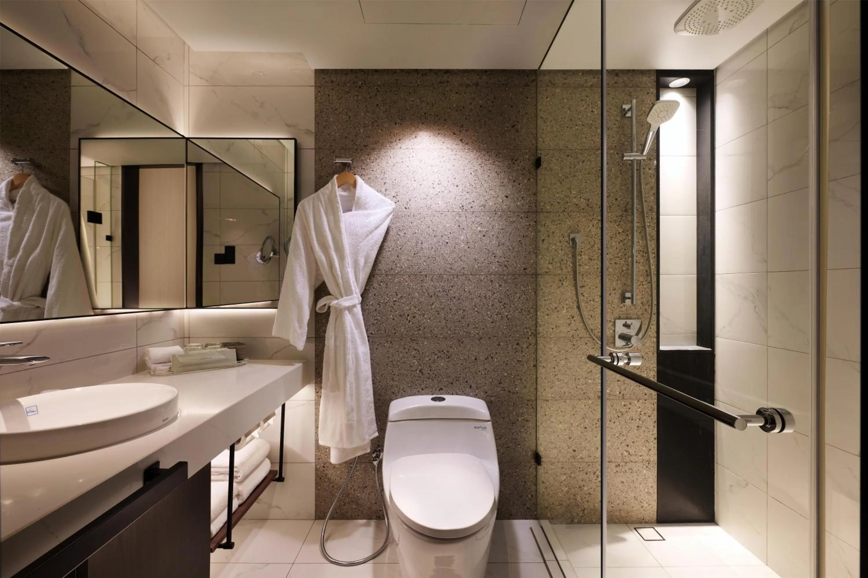 Bathroom in Hilton Colombo Hotel