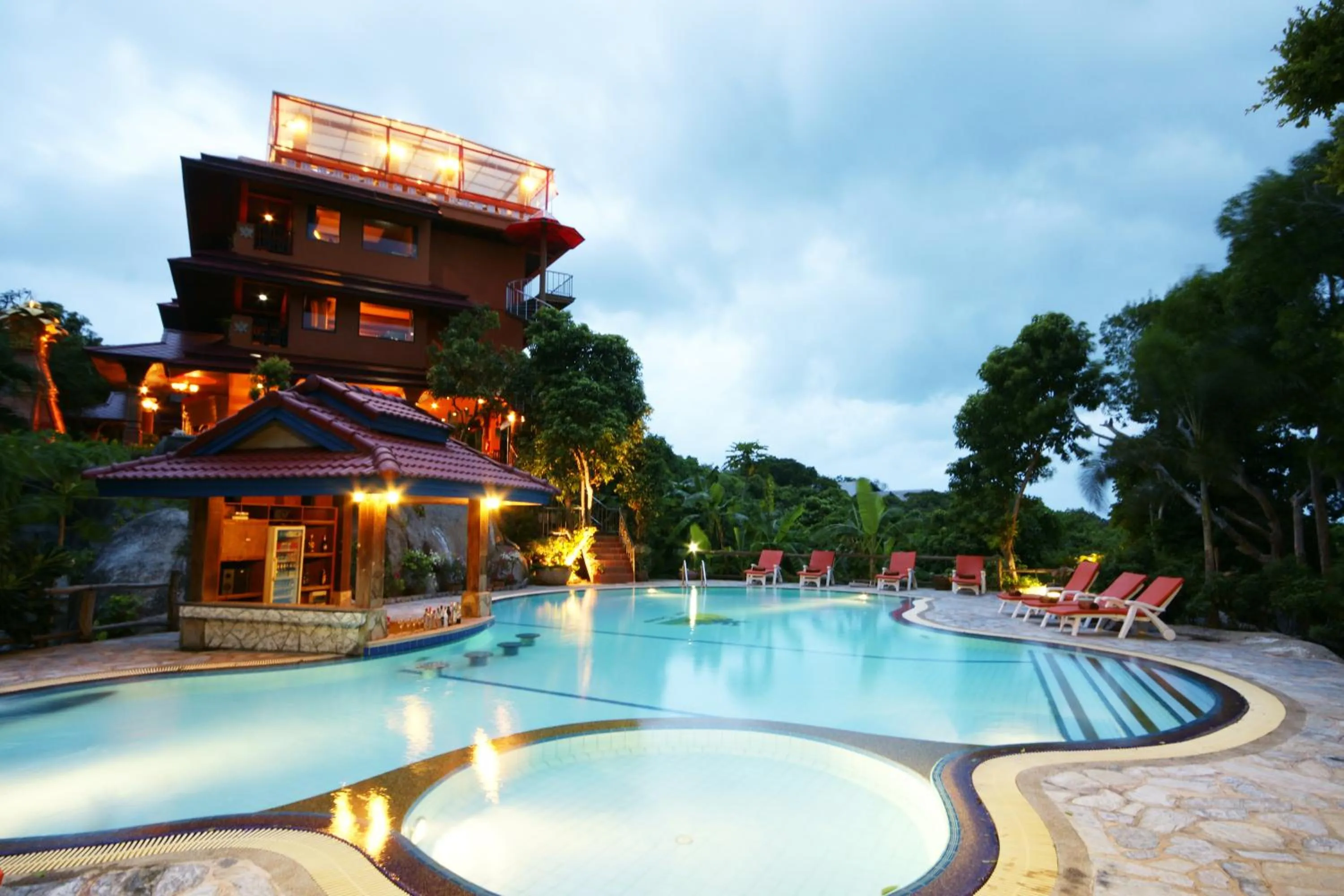 Swimming pool in Sea Breeze Resort - SHA Plus