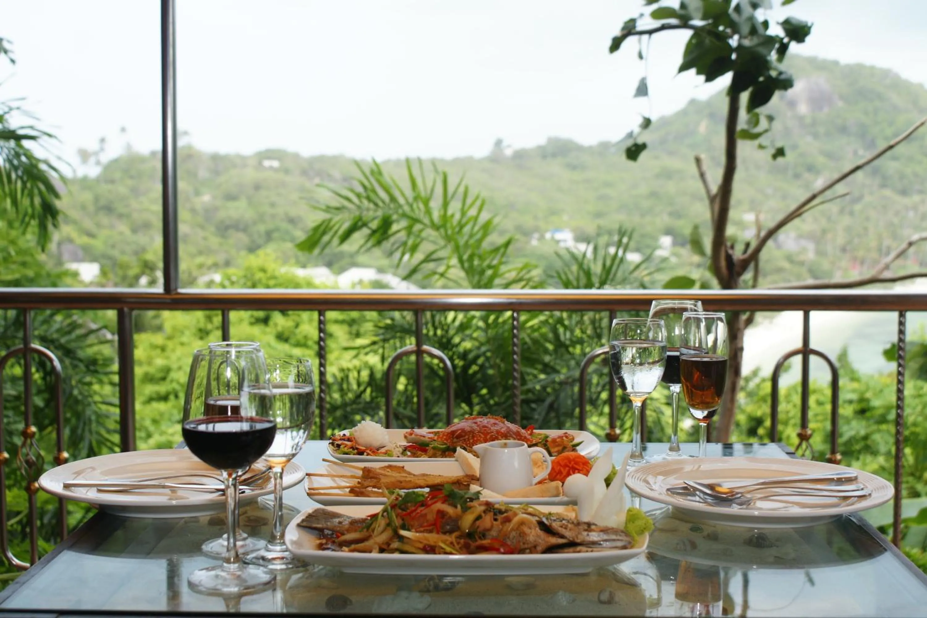 Lunch in Sea Breeze Resort - SHA Plus