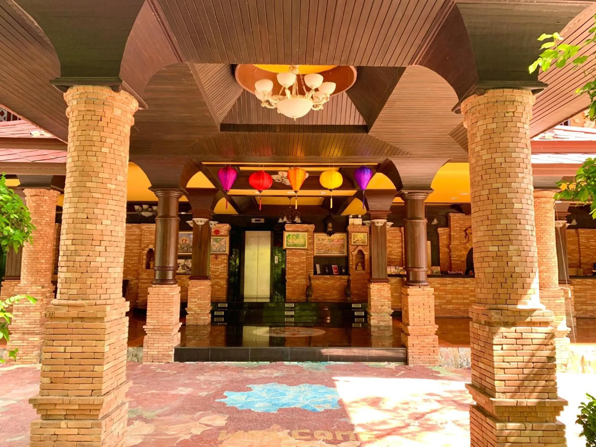 Sea Breeze Resort - SHA Plus