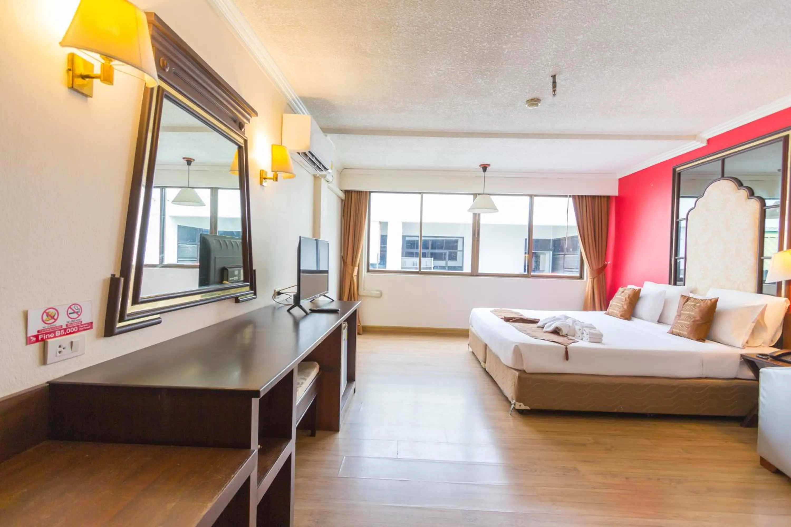 TV and multimedia, Bed in BP Chiangmai City Hotel