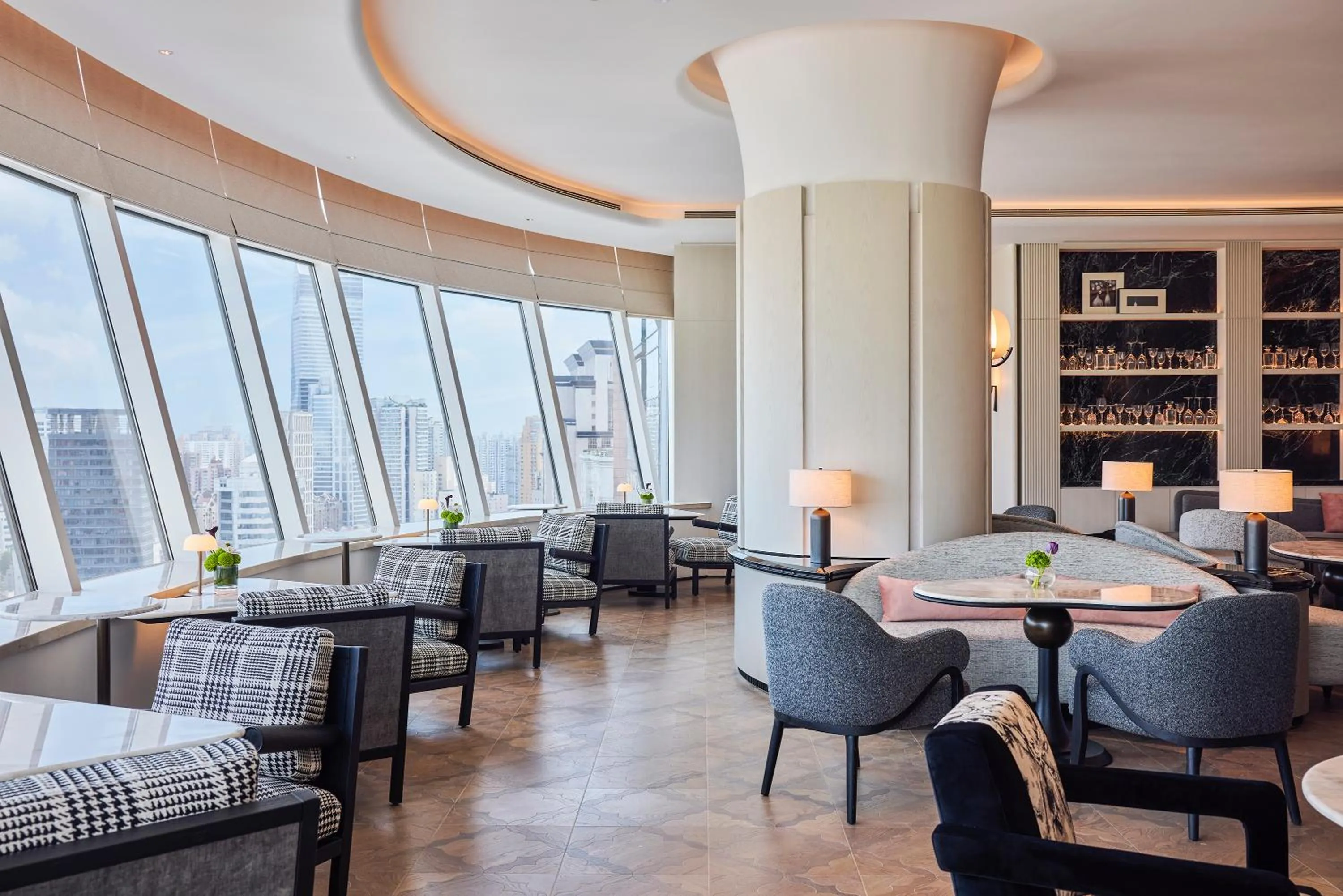 Restaurant/places to eat in Hilton Shanghai City Center -Steps from iconic landmarks Wukang Mansion and Jing'an Temple