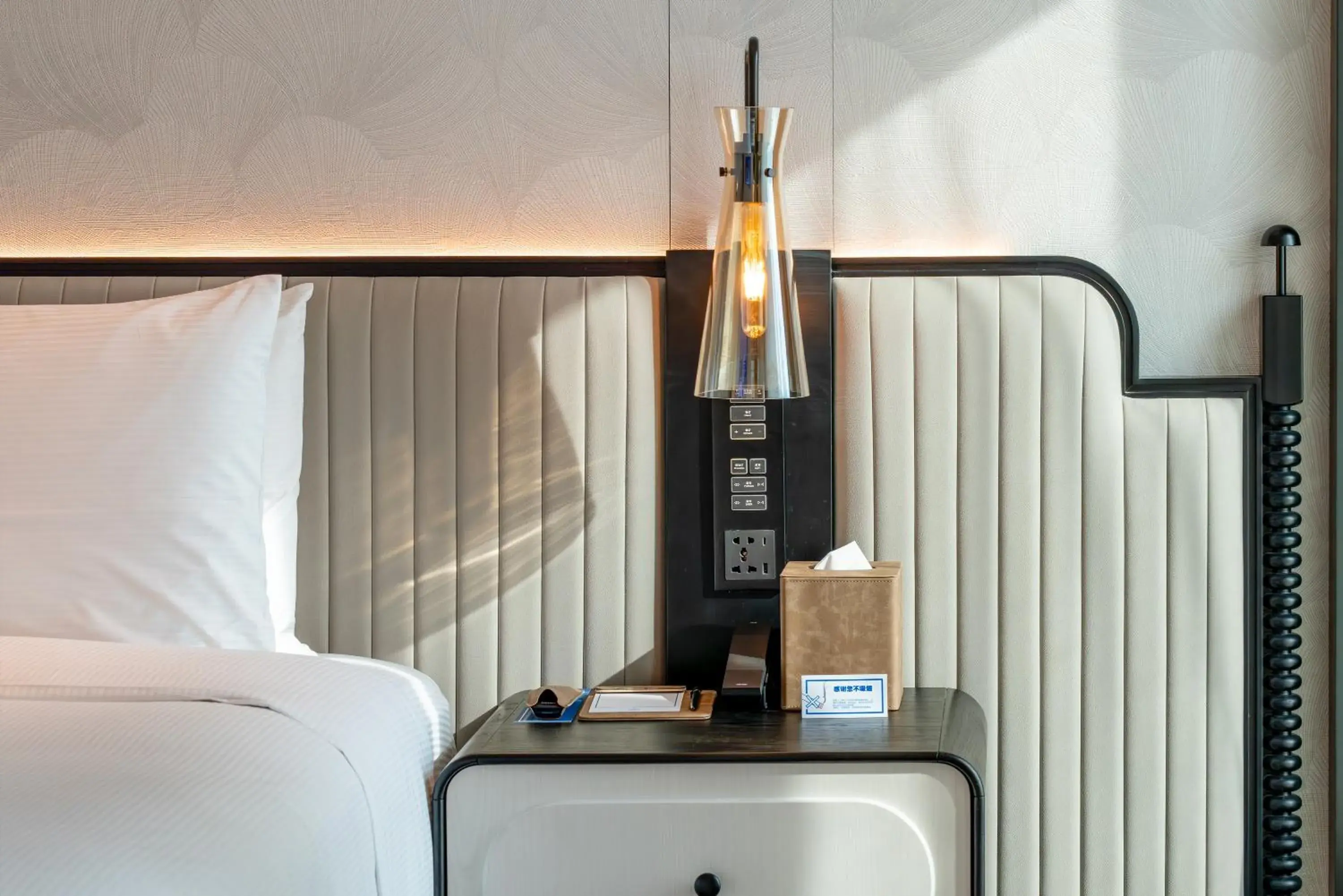 Bed in Hilton Shanghai City Center -Steps from iconic landmarks Wukang Mansion and Jing'an Temple Bed in Hilton Shanghai City Center -Steps from iconic landmarks Wukang Mansion and Jing'an Temple