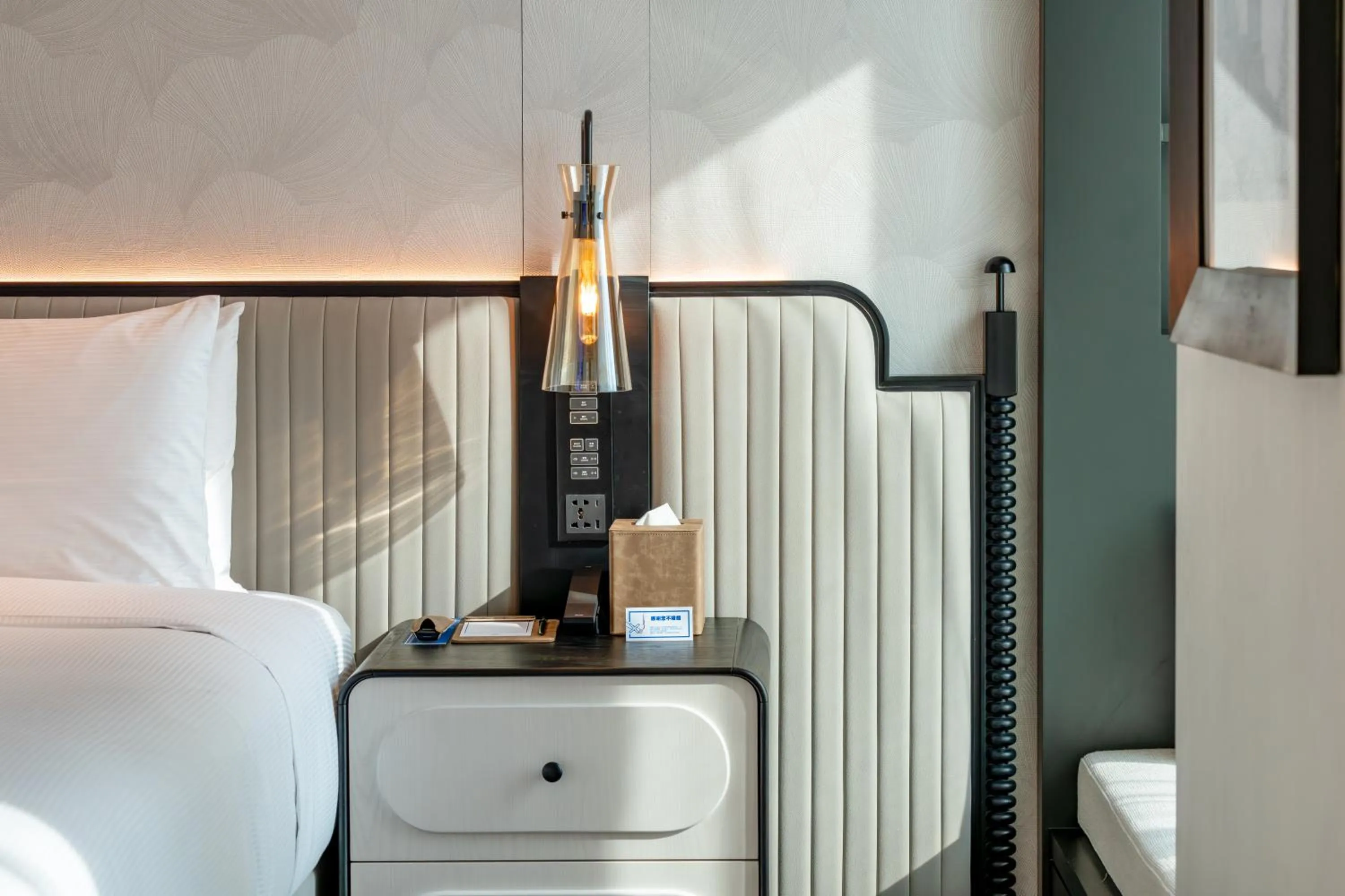 Bed in Hilton Shanghai City Center -Steps from iconic landmarks Wukang Mansion and Jing'an Temple