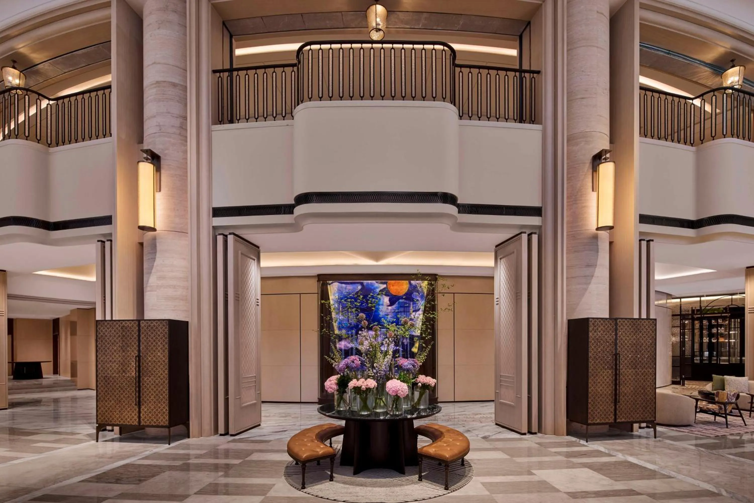 Lobby or reception in Hilton Shanghai City Center -Steps from iconic landmarks Wukang Mansion and Jing'an Temple