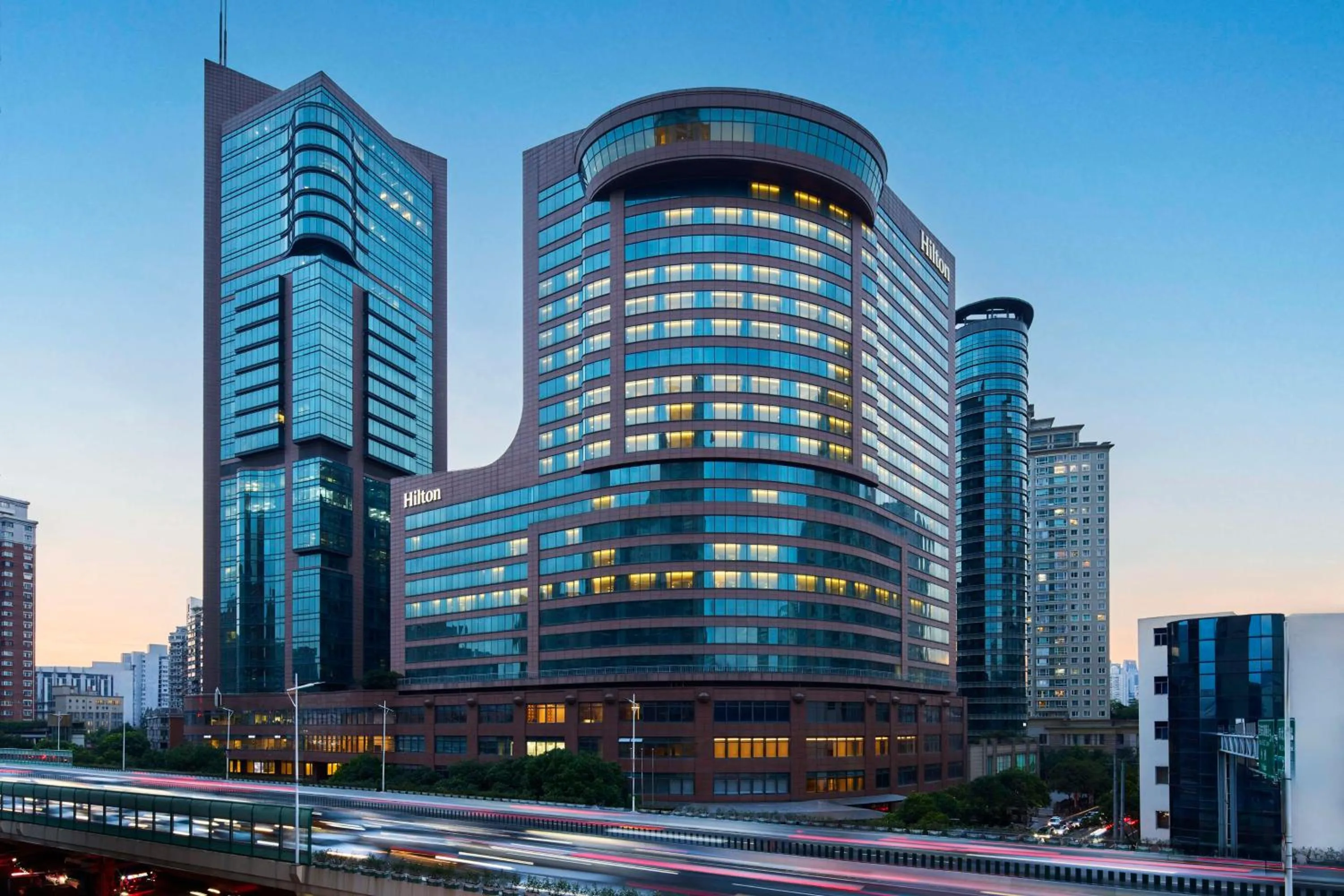 Property building in Hilton Shanghai City Center -Steps from iconic landmarks Wukang Mansion and Jing'an Temple