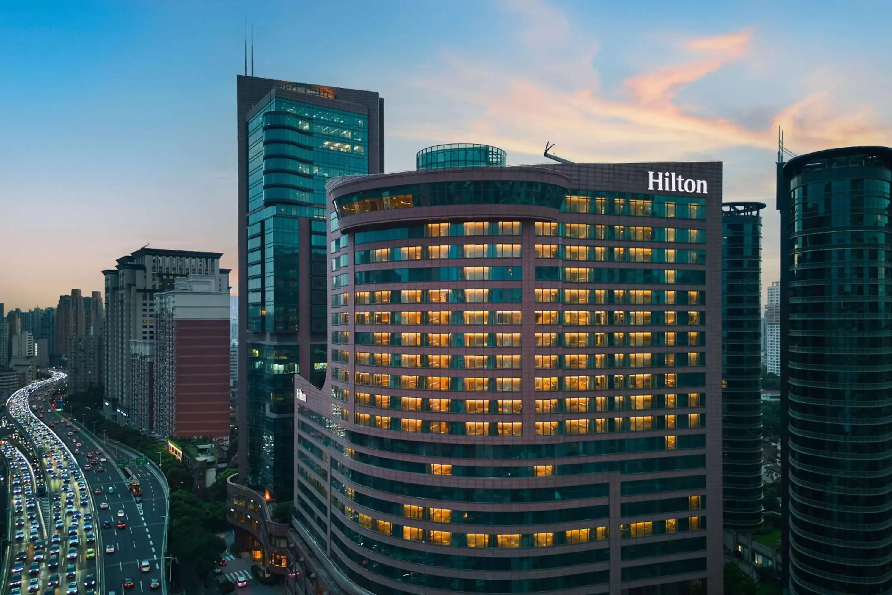 Property building in Hilton Shanghai City Center -Steps from iconic landmarks Wukang Mansion and Jing'an Temple Property building in Hilton Shanghai City Center -Steps from iconic landmarks Wukang Mansion and Jing'an Temple