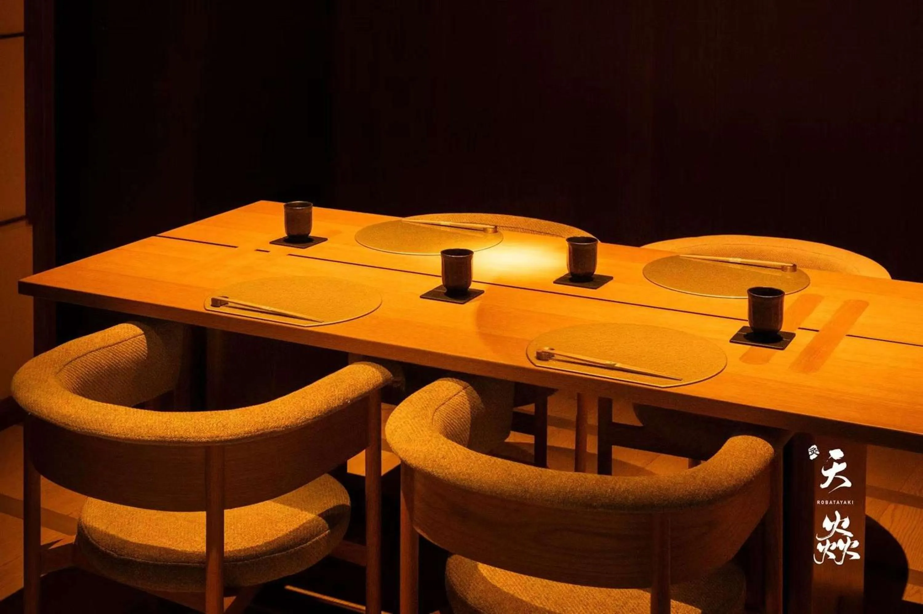 Restaurant/places to eat in Hilton Shanghai City Center -Steps from iconic landmarks Wukang Mansion and Jing'an Temple