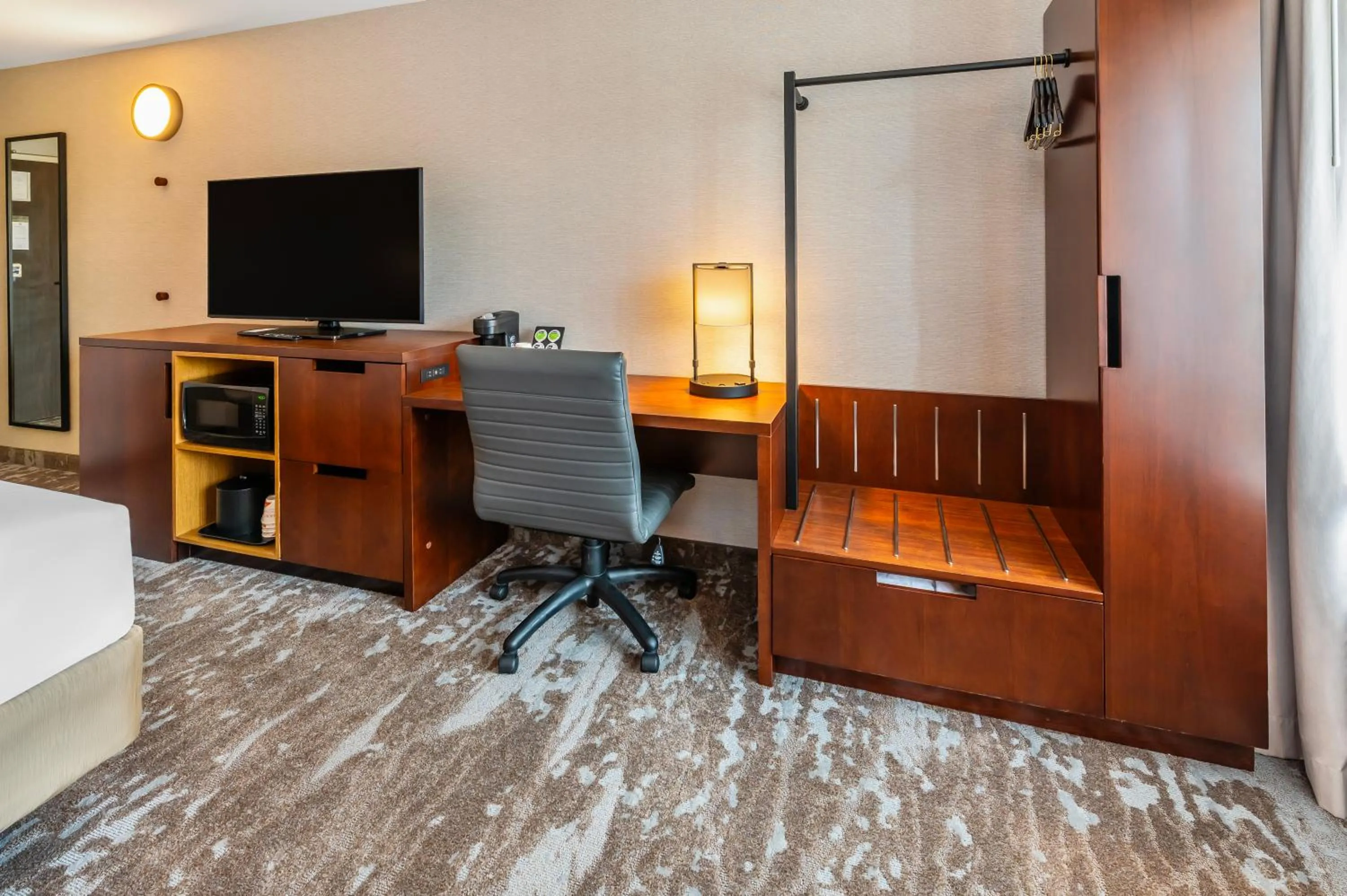 TV and multimedia in Comfort Inn