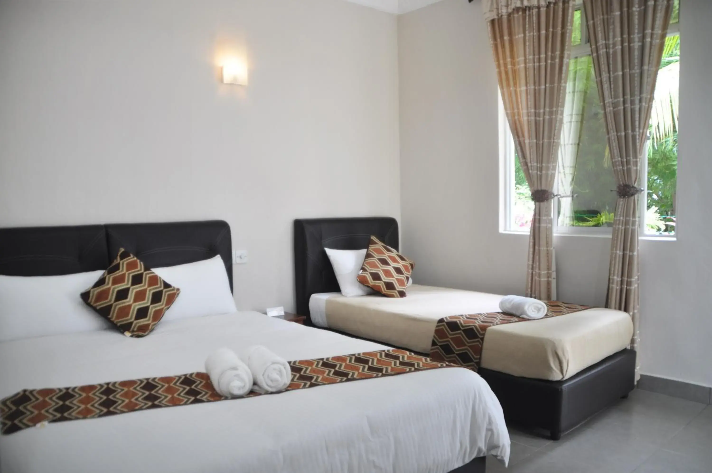 Bed in Sunset Bay Cottage Bed in Sunset Bay Cottage