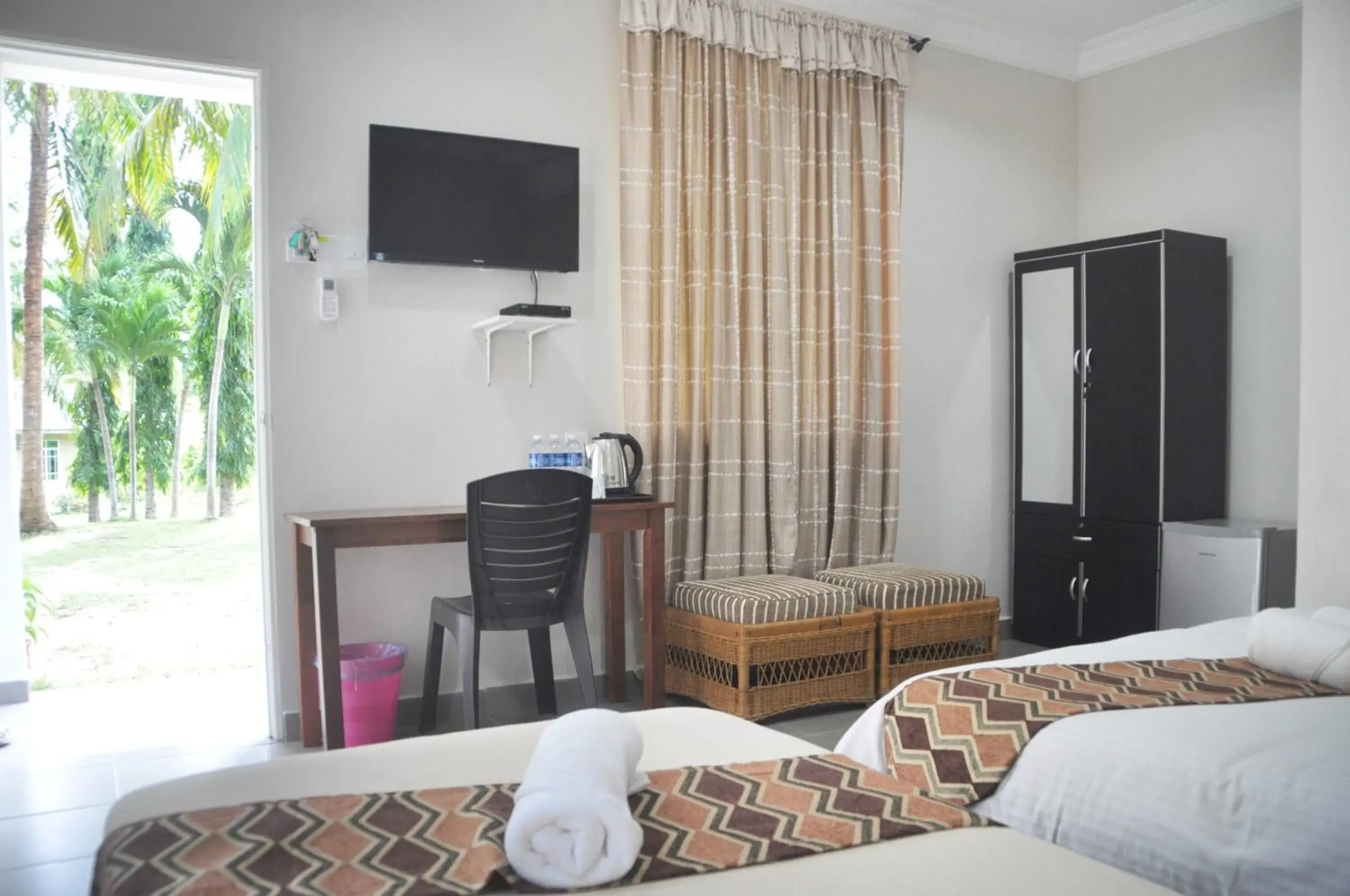 Bed in Sunset Bay Cottage Bed in Sunset Bay Cottage