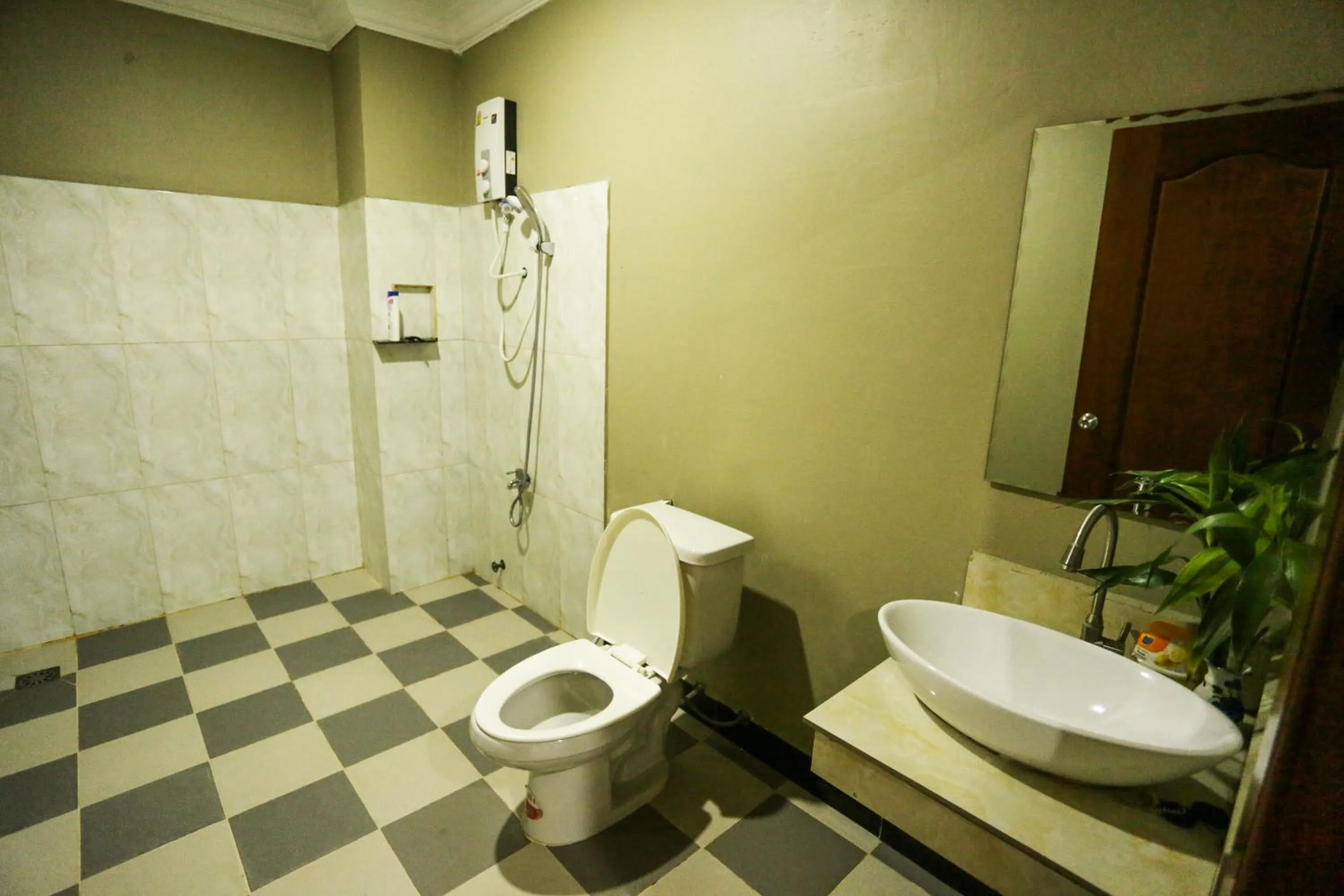 Bathroom in Blue Diamond Hostel