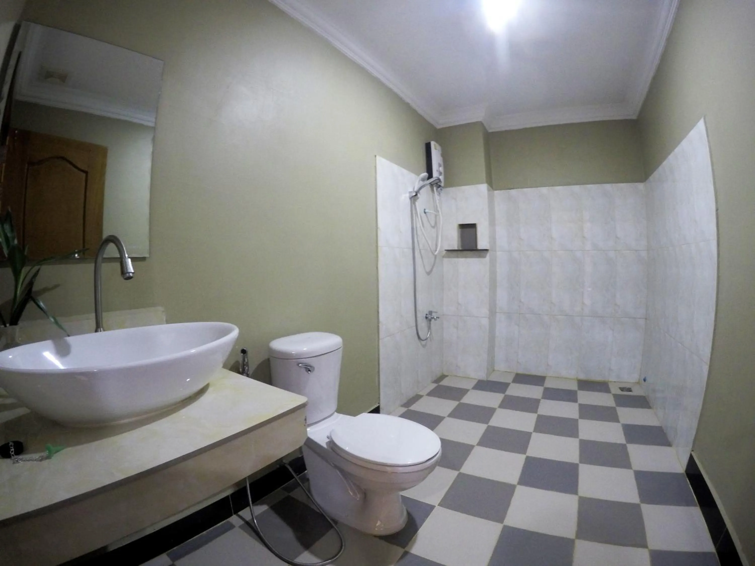 Bathroom in Blue Diamond Hostel
