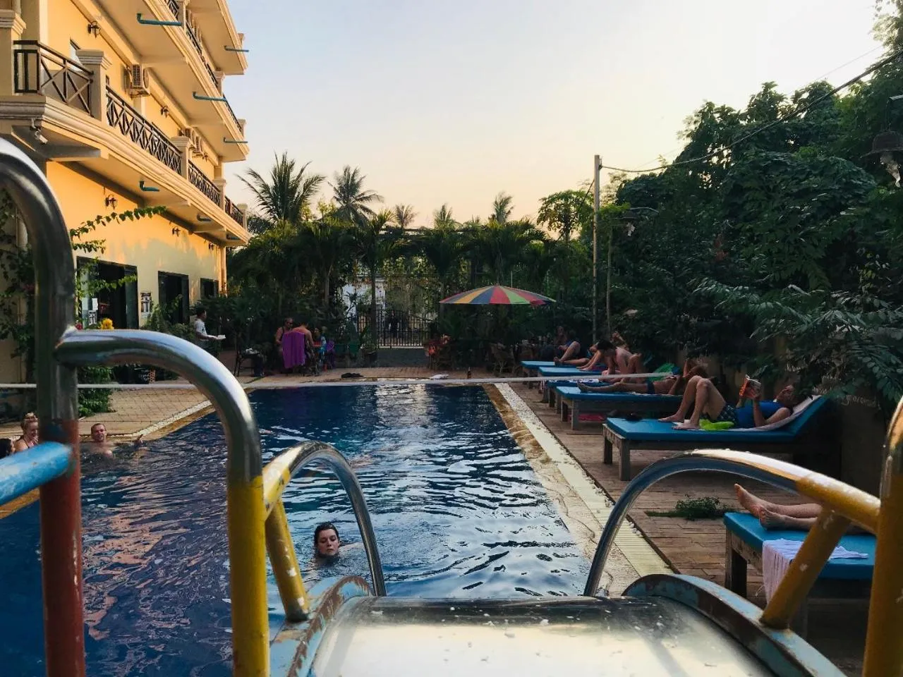 Swimming pool in Blue Diamond Hostel