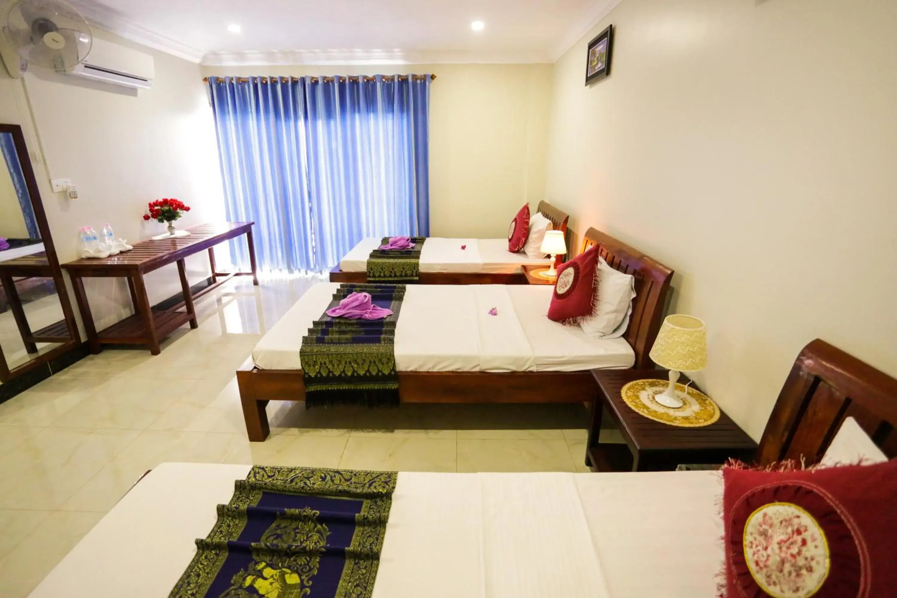 Standard Triple Room in Blue Diamond Hostel Standard Triple Room in Blue Diamond Hostel