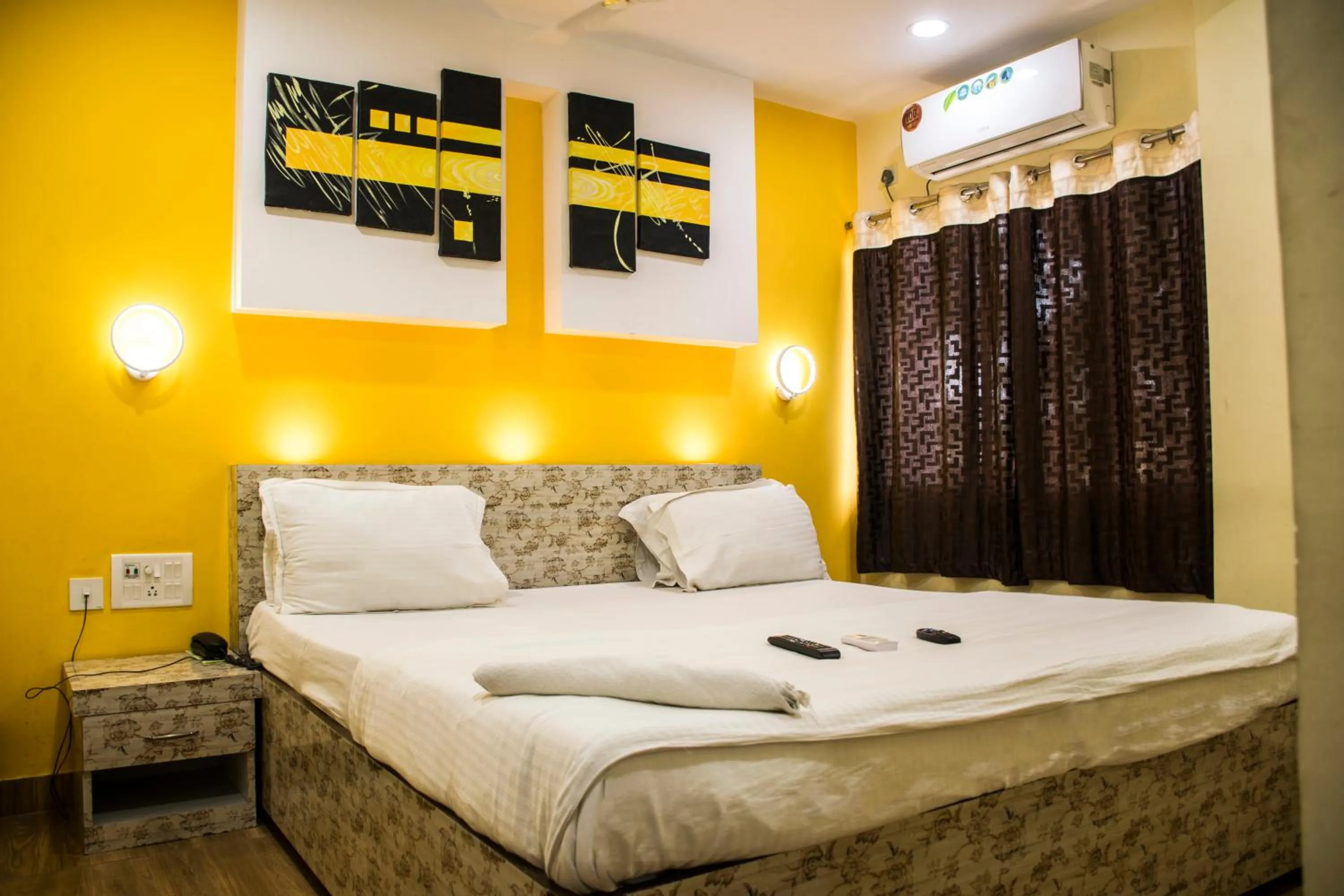 Photo of the whole room in Hotel Platinum