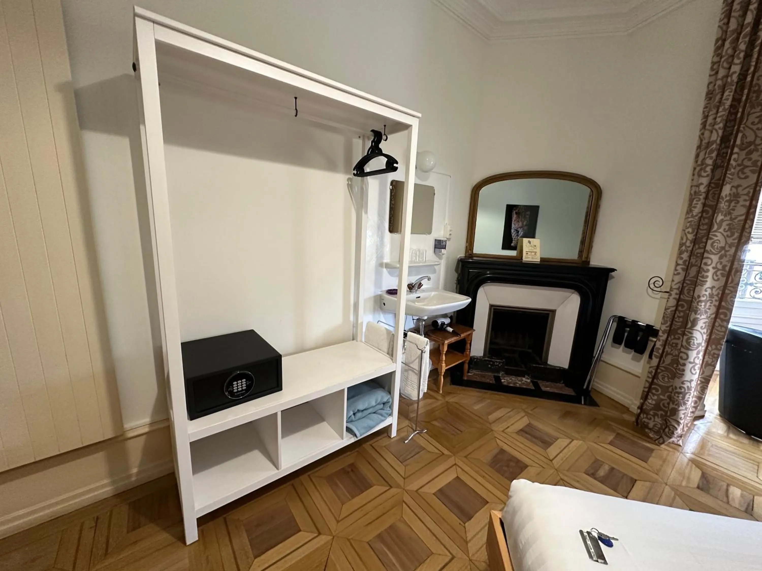 Bed in Hotel des Tourelles