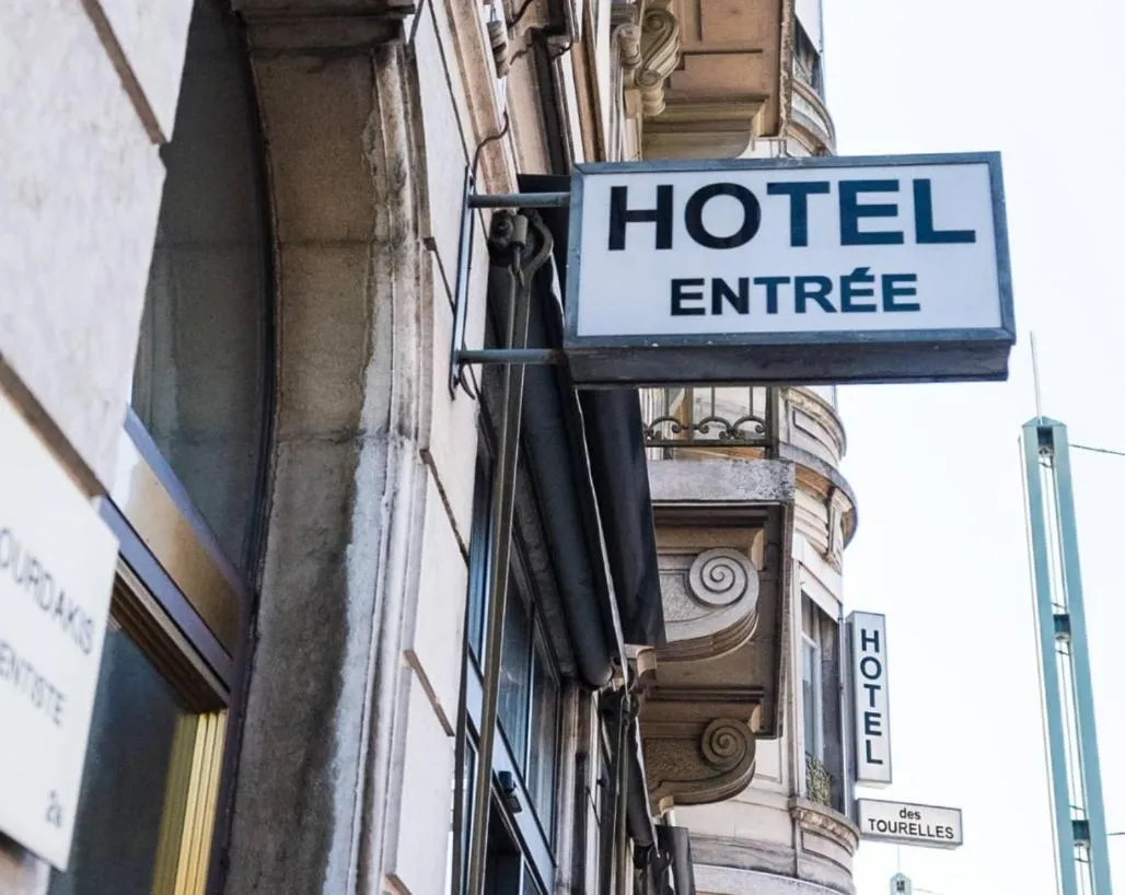 Property building in Hotel des Tourelles