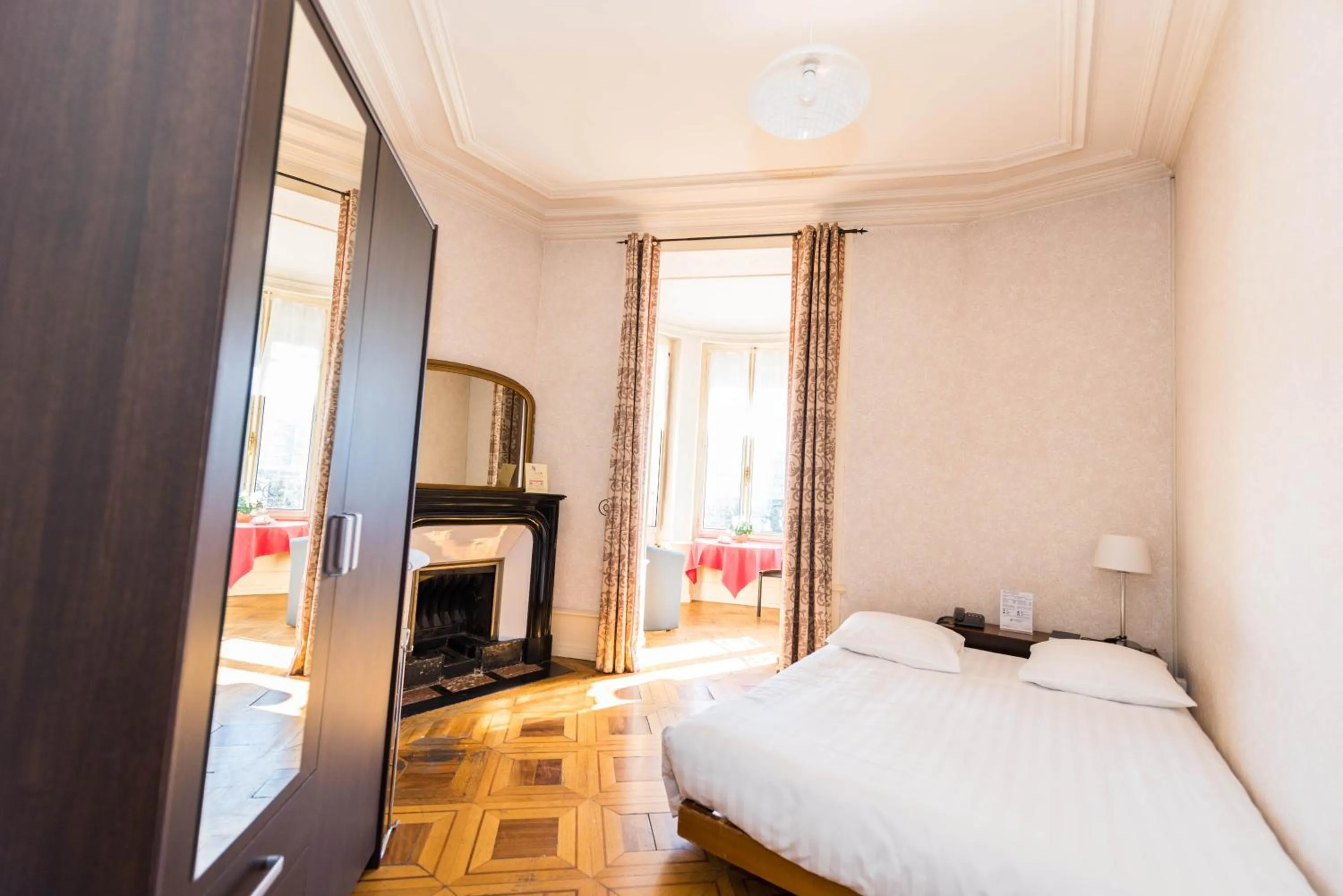 Bed in Hotel des Tourelles