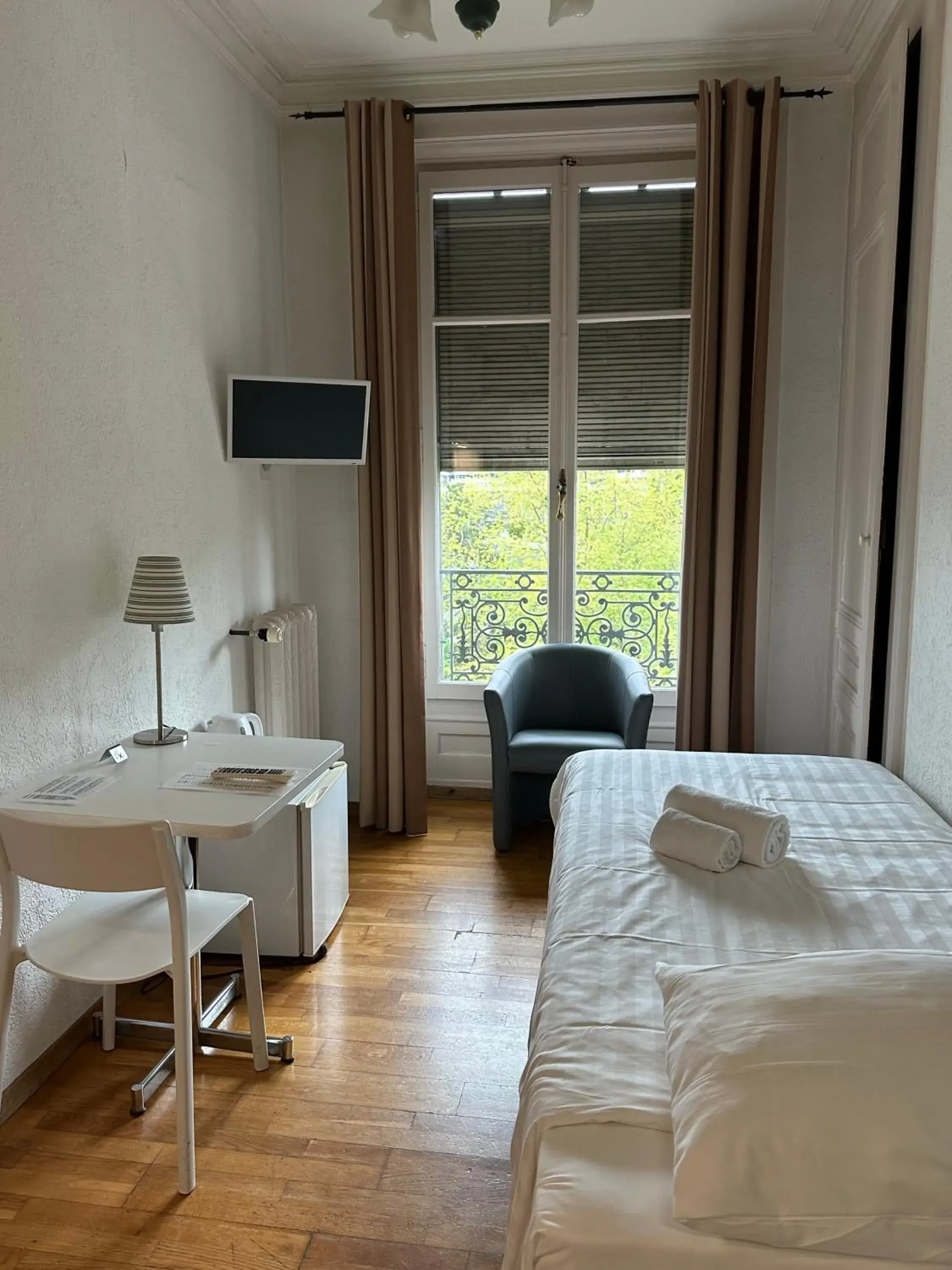 Bed in Hotel des Tourelles Bed in Hotel des Tourelles