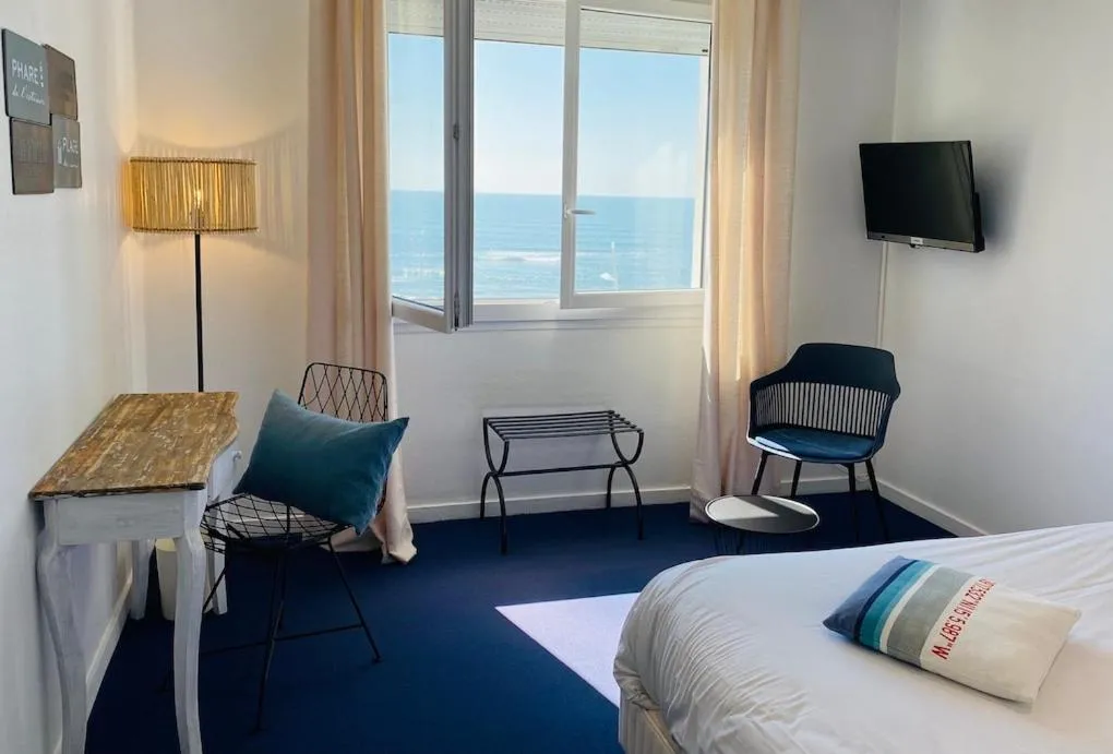 Superior Double Room with Ocean View in Face aux Flots