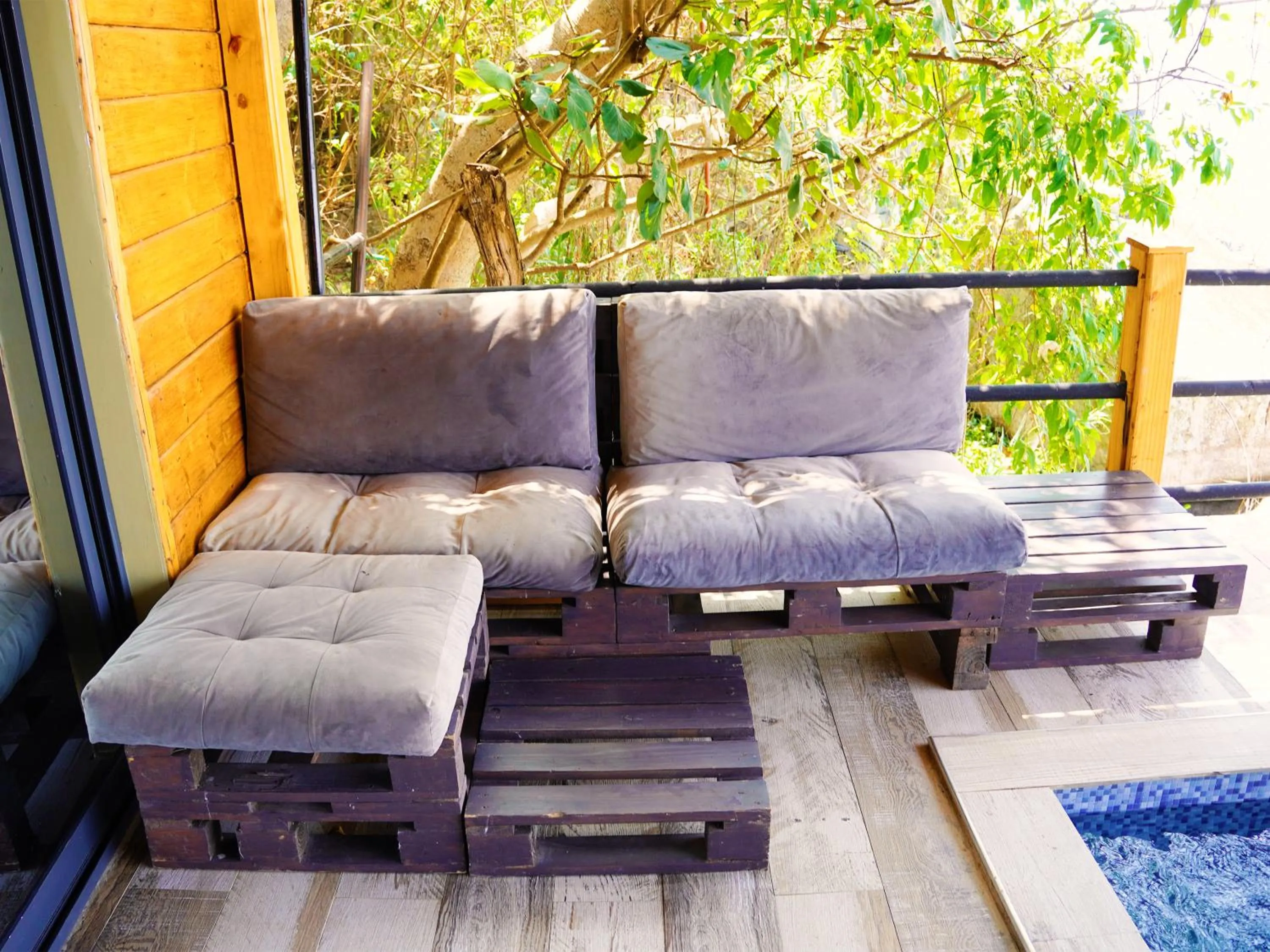 Patio in Wag Hill Lodge & Spa