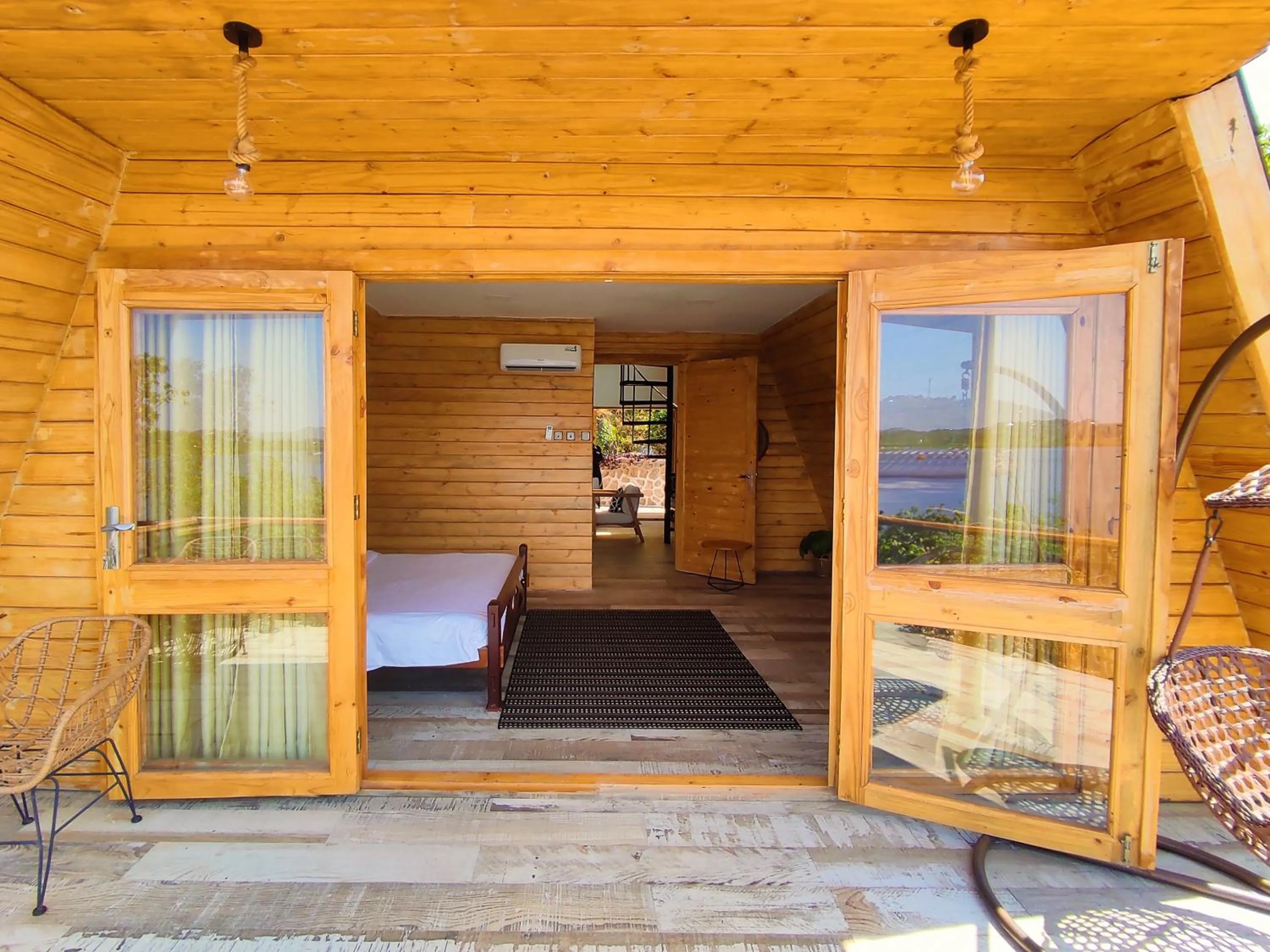 Patio in Wag Hill Lodge & Spa