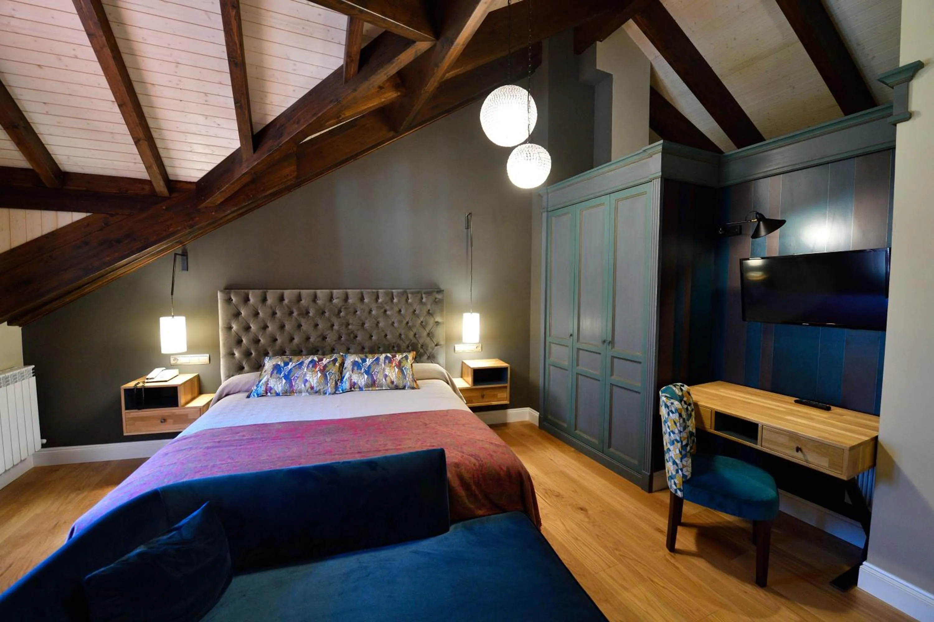 Bed in Hotel Bujaruelo