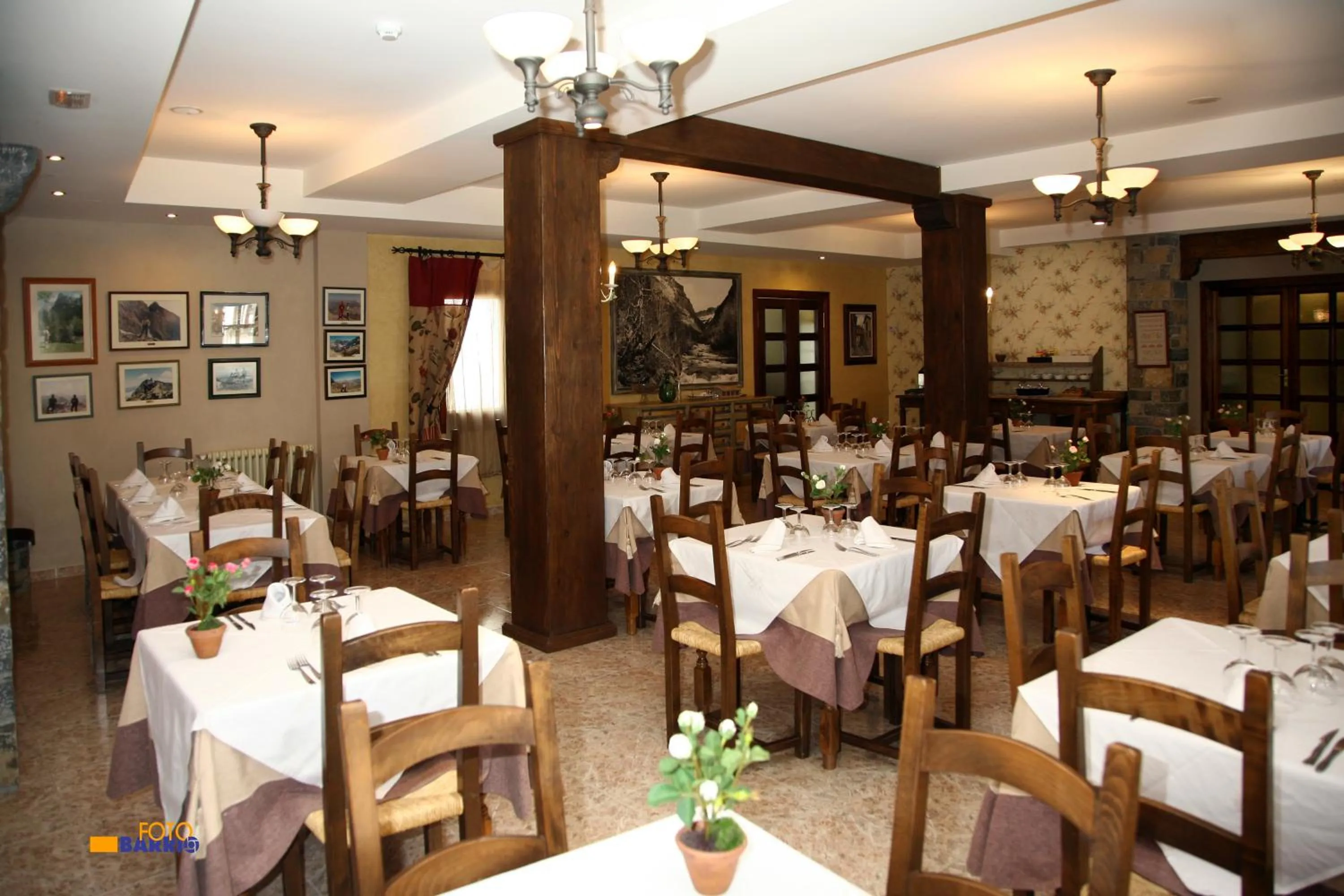 Restaurant/places to eat in Hotel Bujaruelo