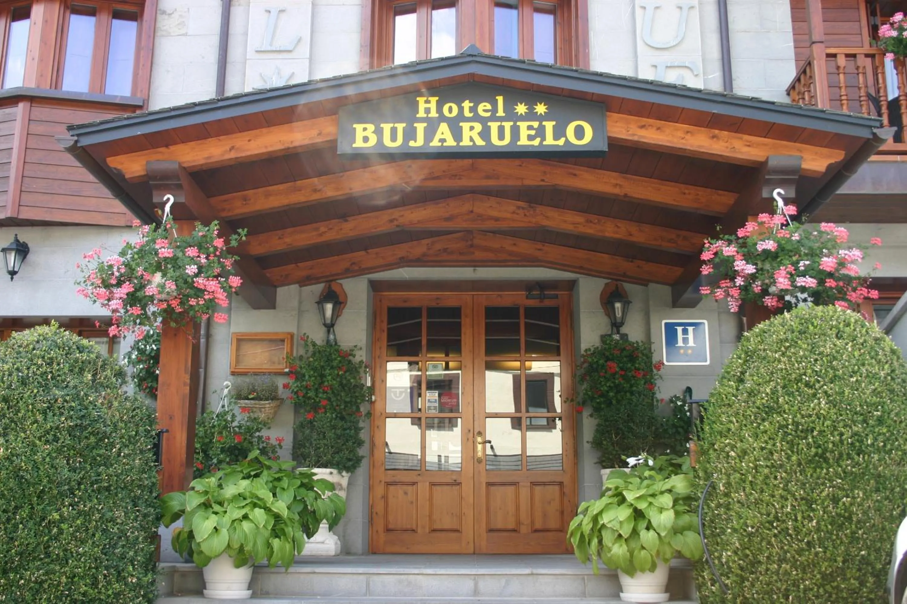 Lobby or reception in Hotel Bujaruelo