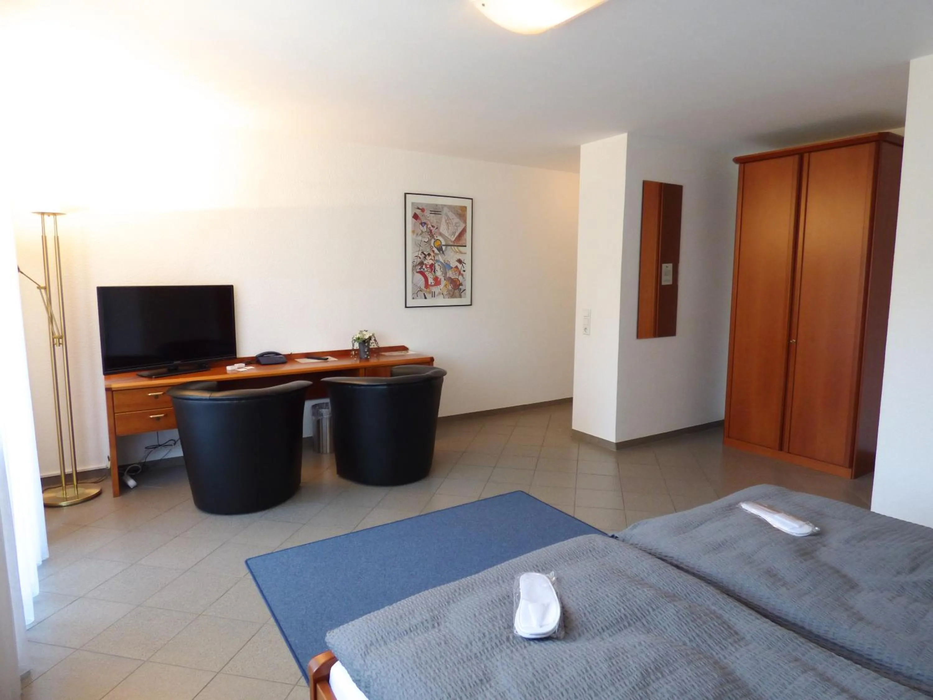 Photo of the whole room, Bed in Hotel Alt Büttgen