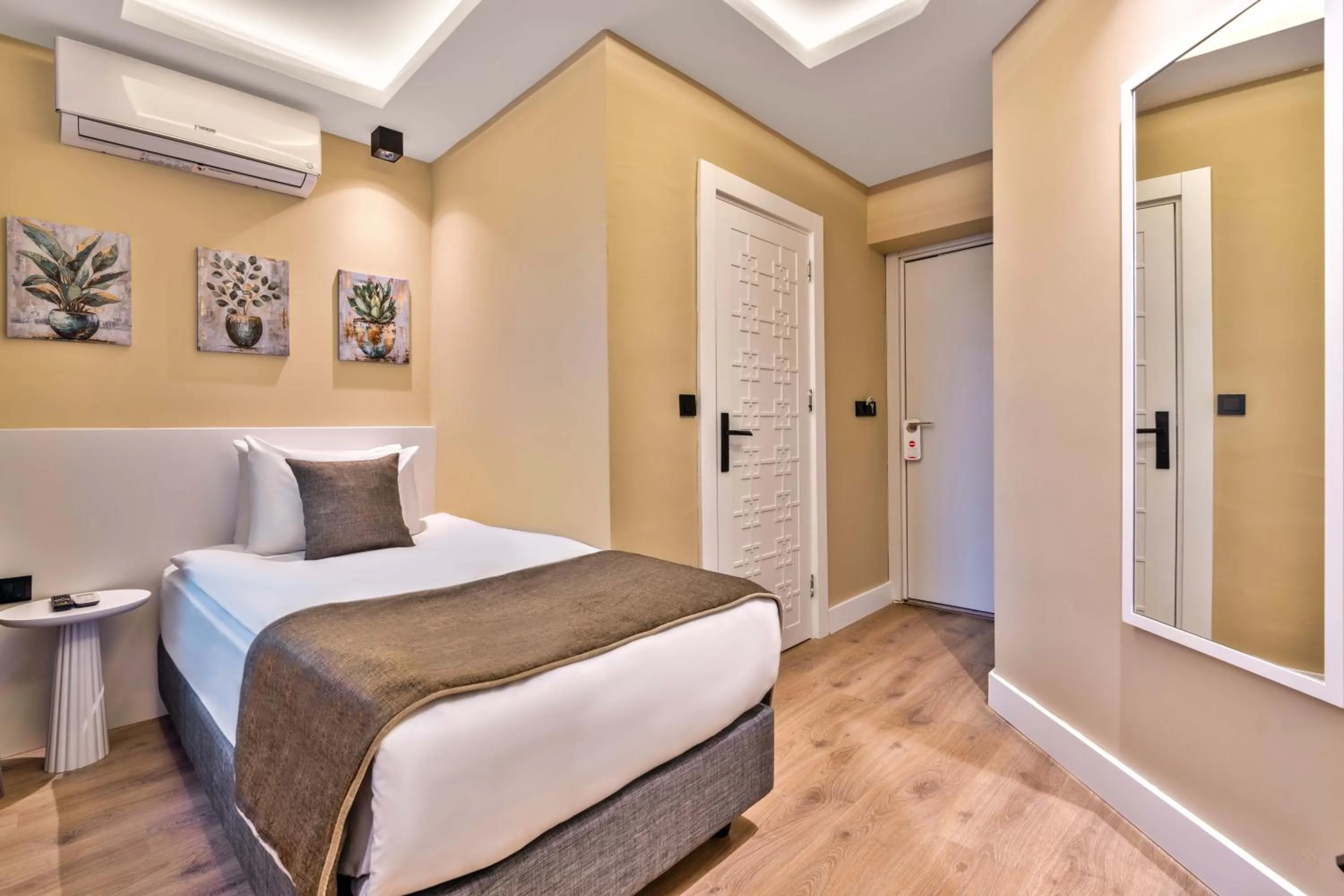 Bed in Route Hotel Kaleici - Adult Only (12+)