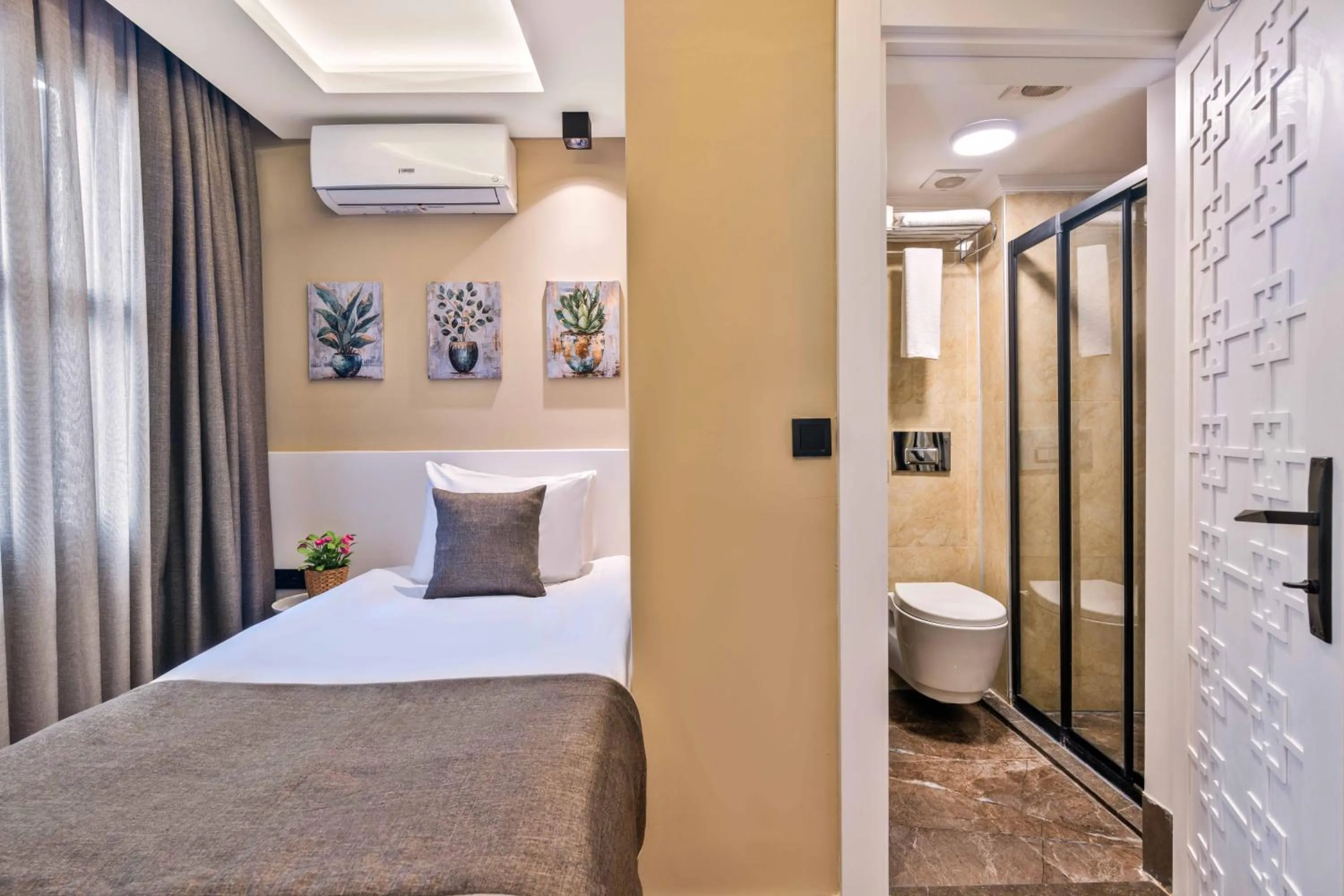 Bed in Route Hotel Kaleici - Adult Only (12+)