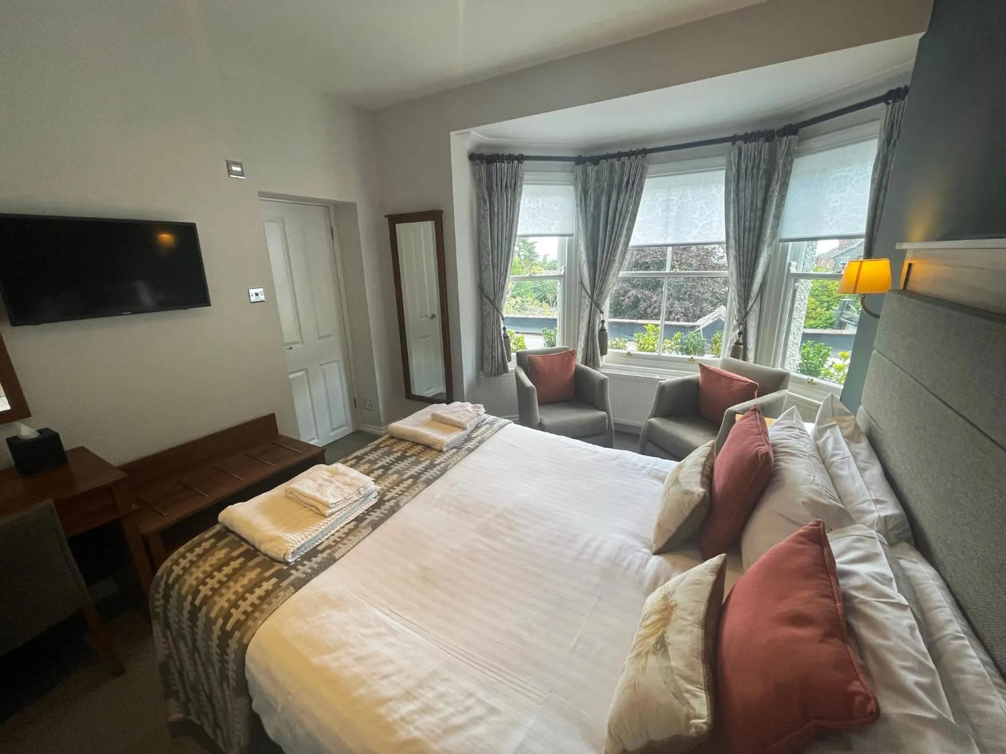 Bedroom, Bed in The Jug And Bottle