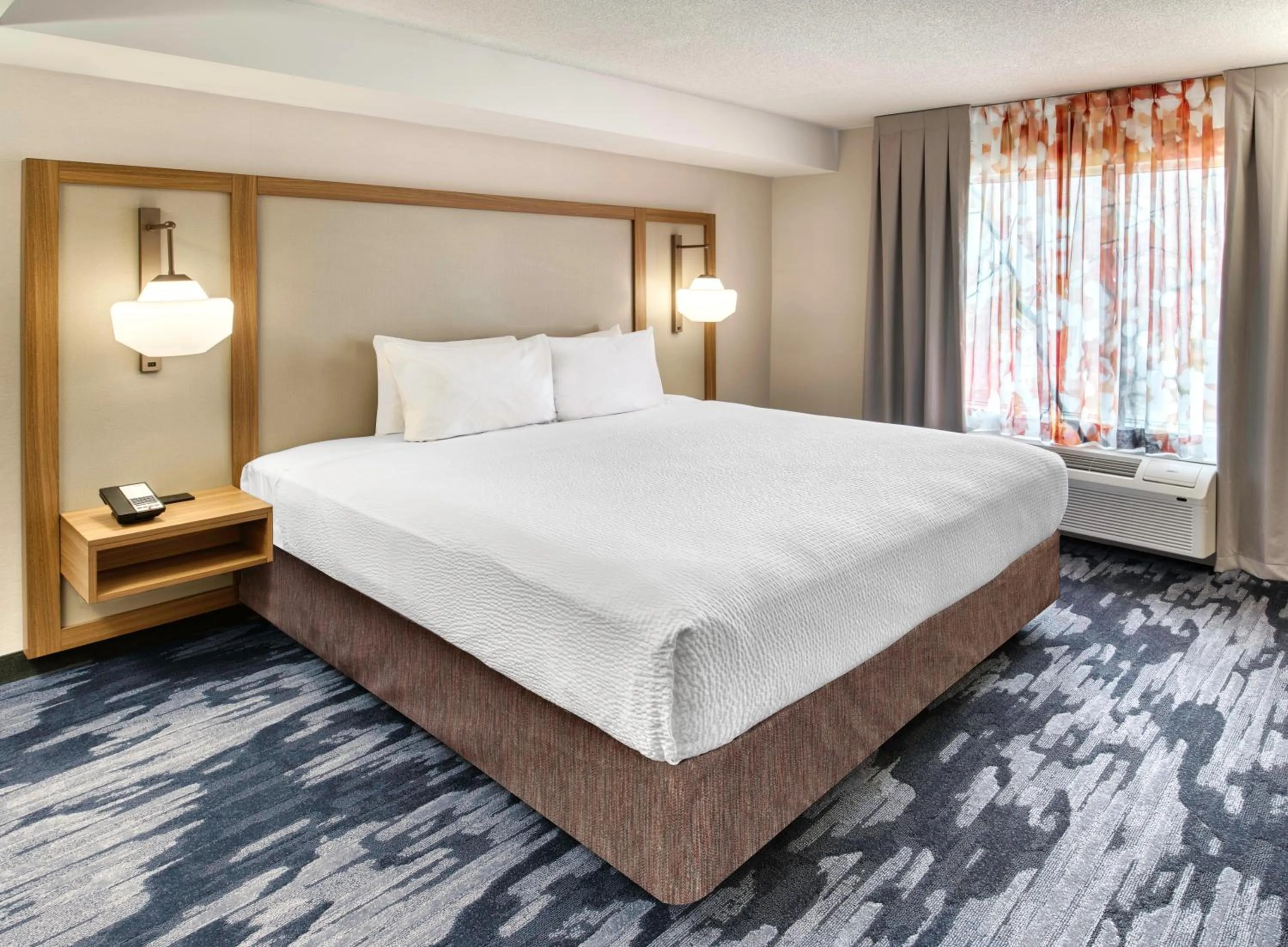 Bedroom, Bed in Fairfield Inn & Suites by Marriott Toronto Brampton