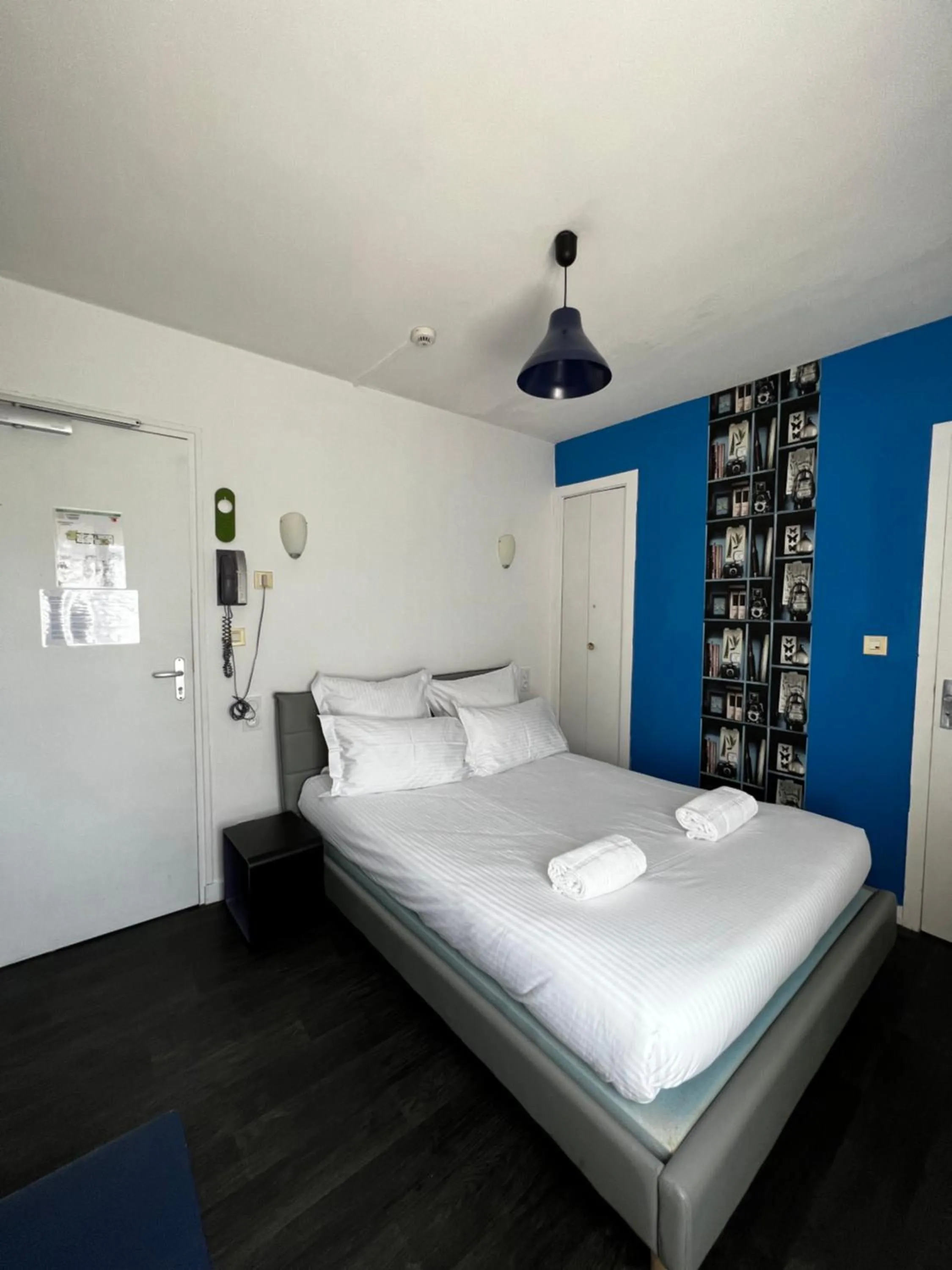 Photo of the whole room, Bed in Contact Hotel Les Montois