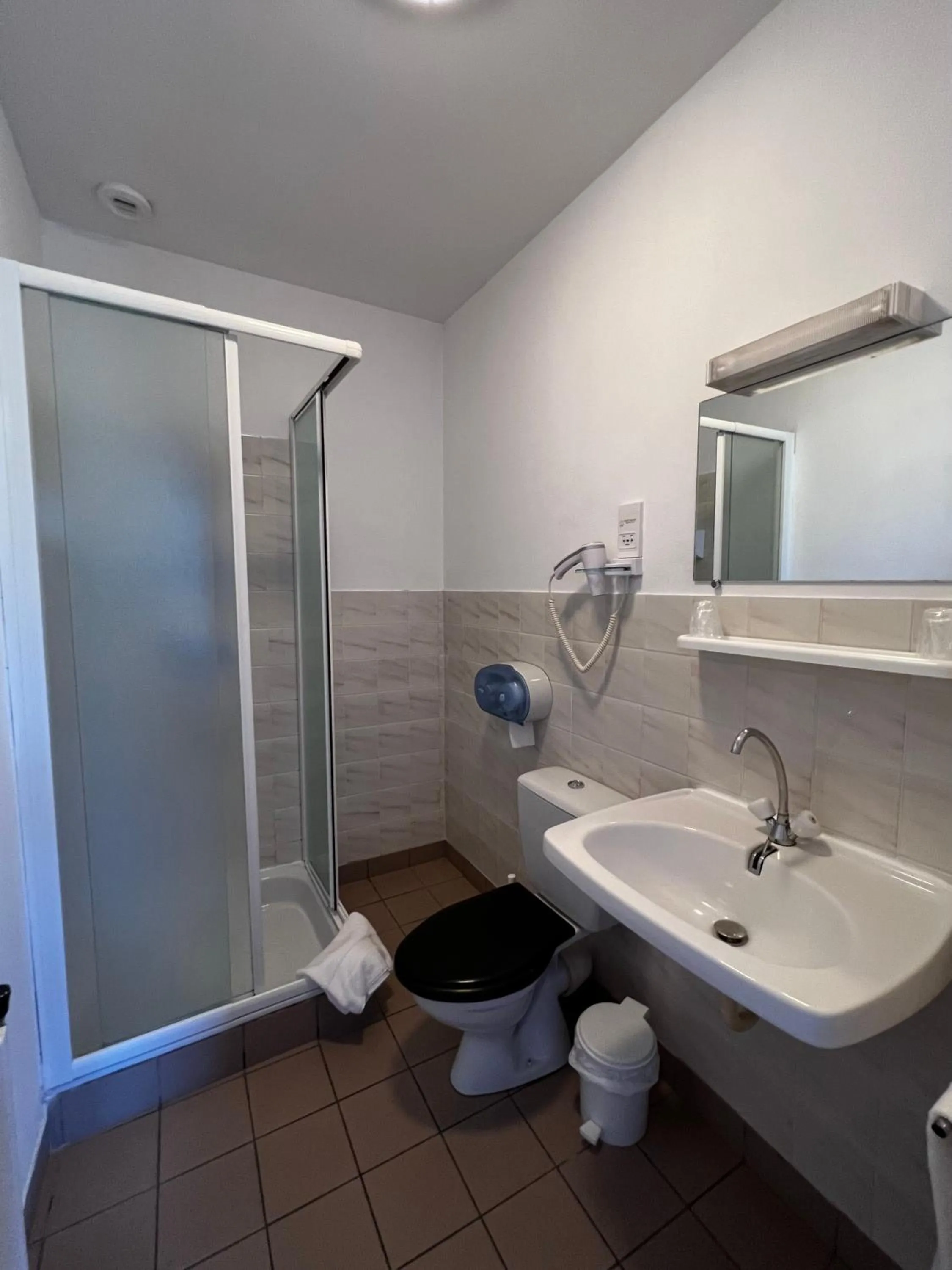 Bathroom in Contact Hotel Les Montois