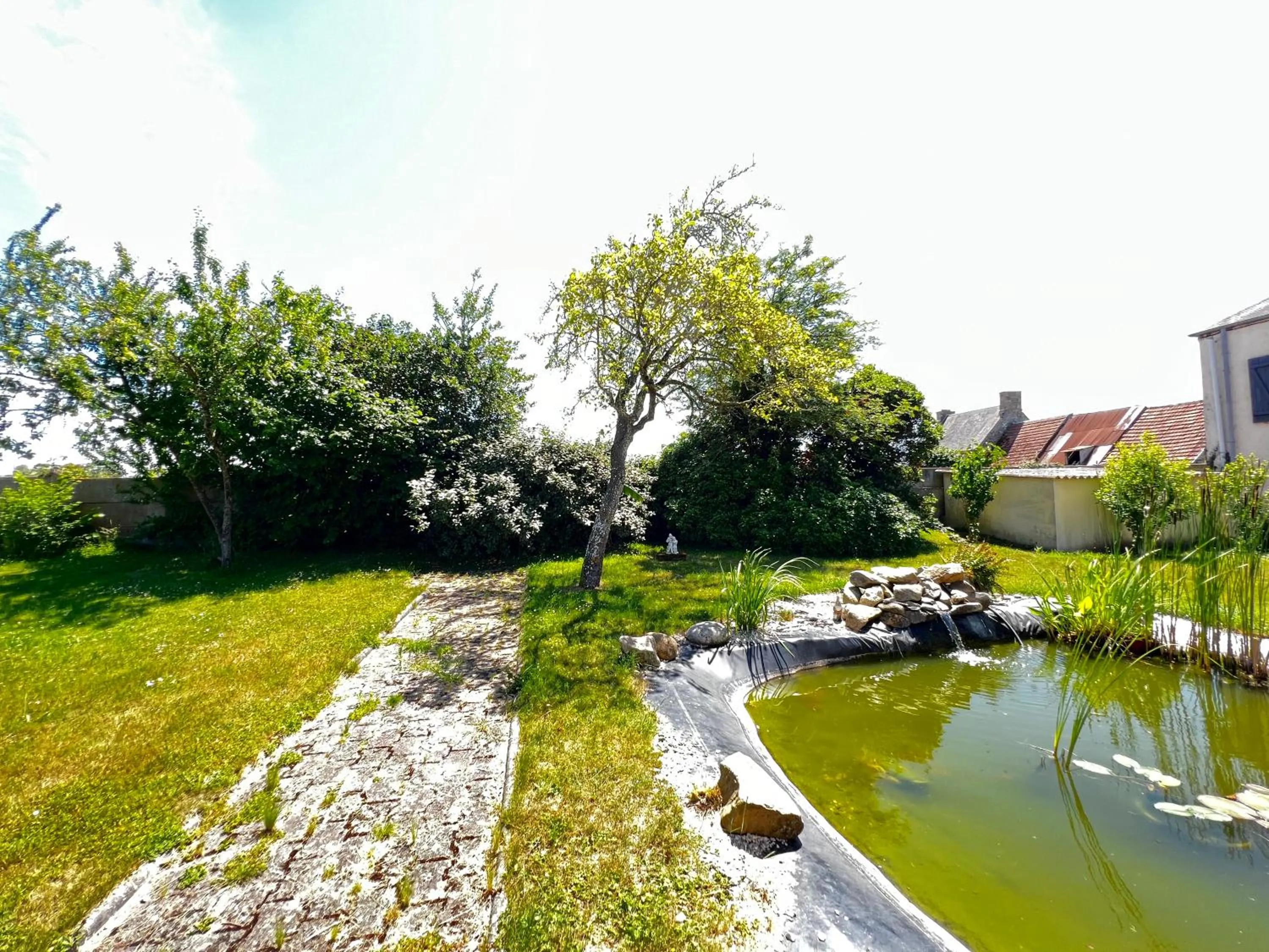 Garden in Contact Hotel Les Montois