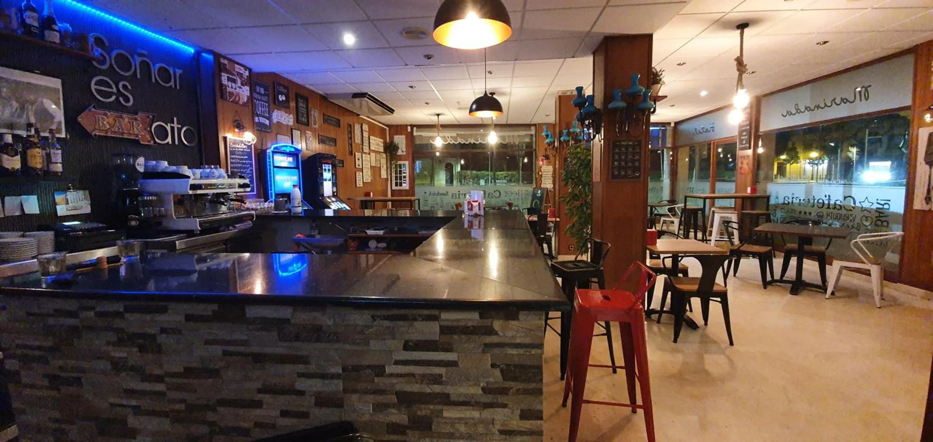 Restaurant/places to eat in Marinada Cambrils