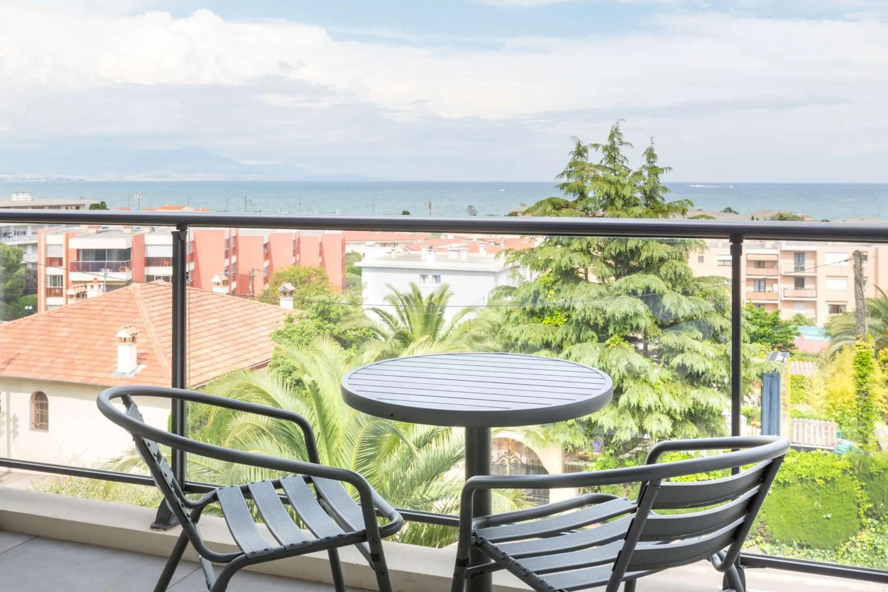 Property building in Best Western Plus Antibes Riviera Property building in Best Western Plus Antibes Riviera