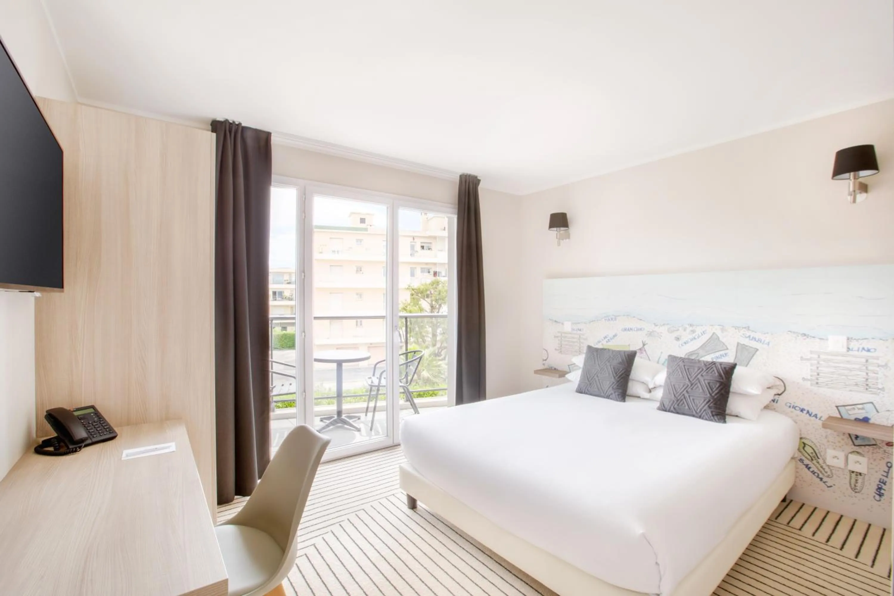 Nearby landmark, Bed in Best Western Plus Antibes Riviera