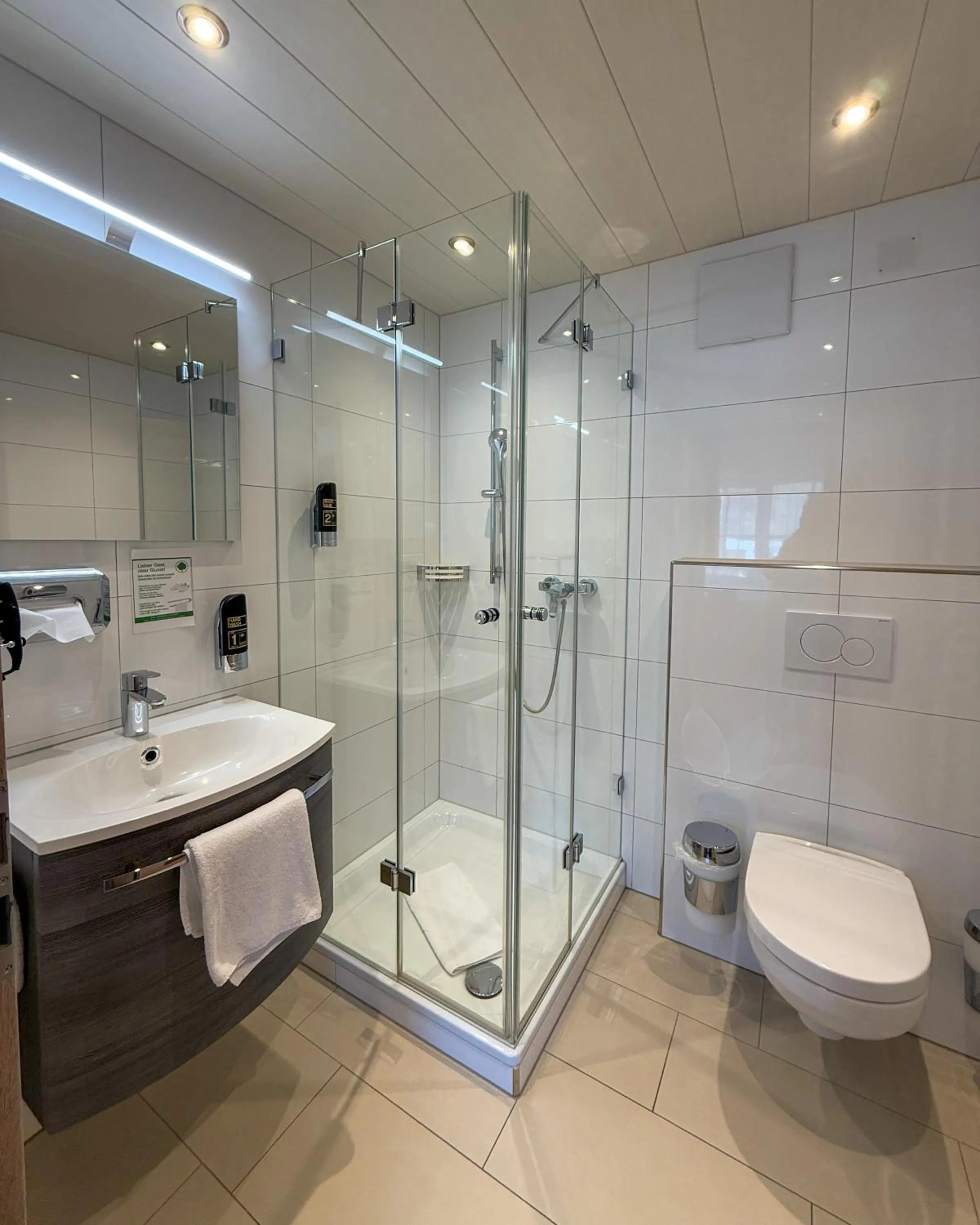 Shower in Landgasthof Schwarzberg